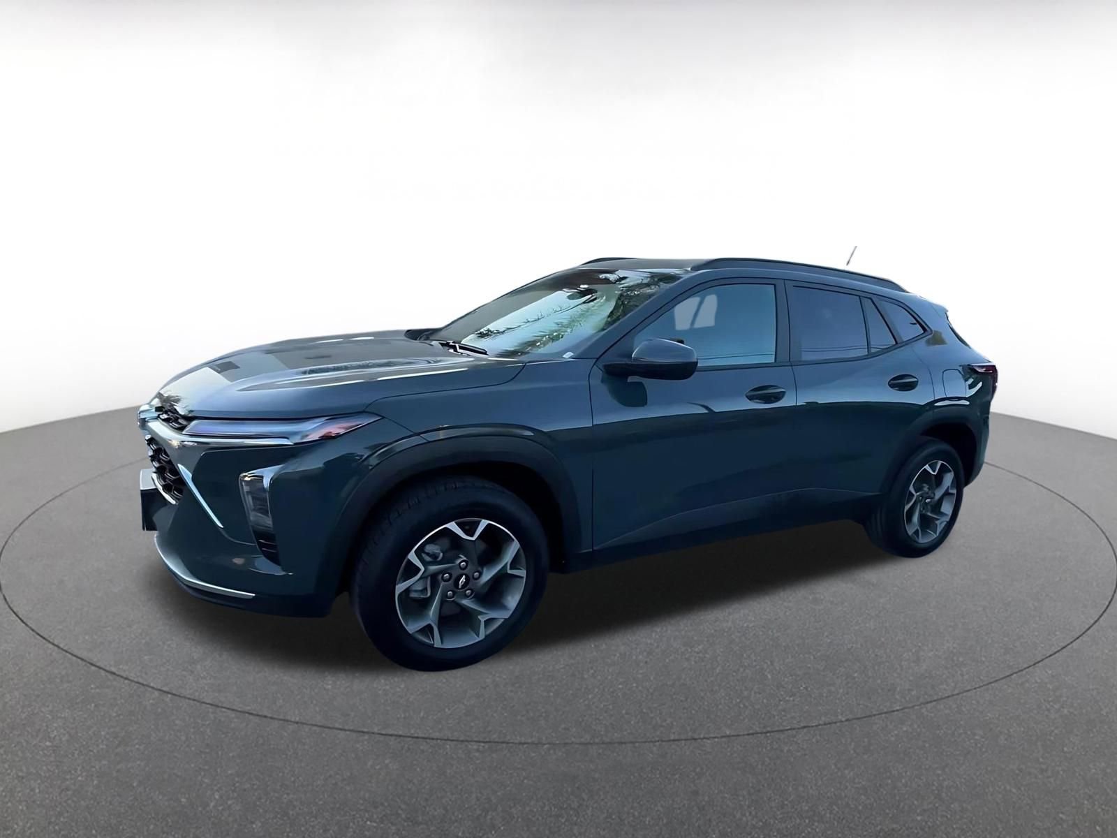 Thumbnail: 2025 Chevrolet Trax - 8