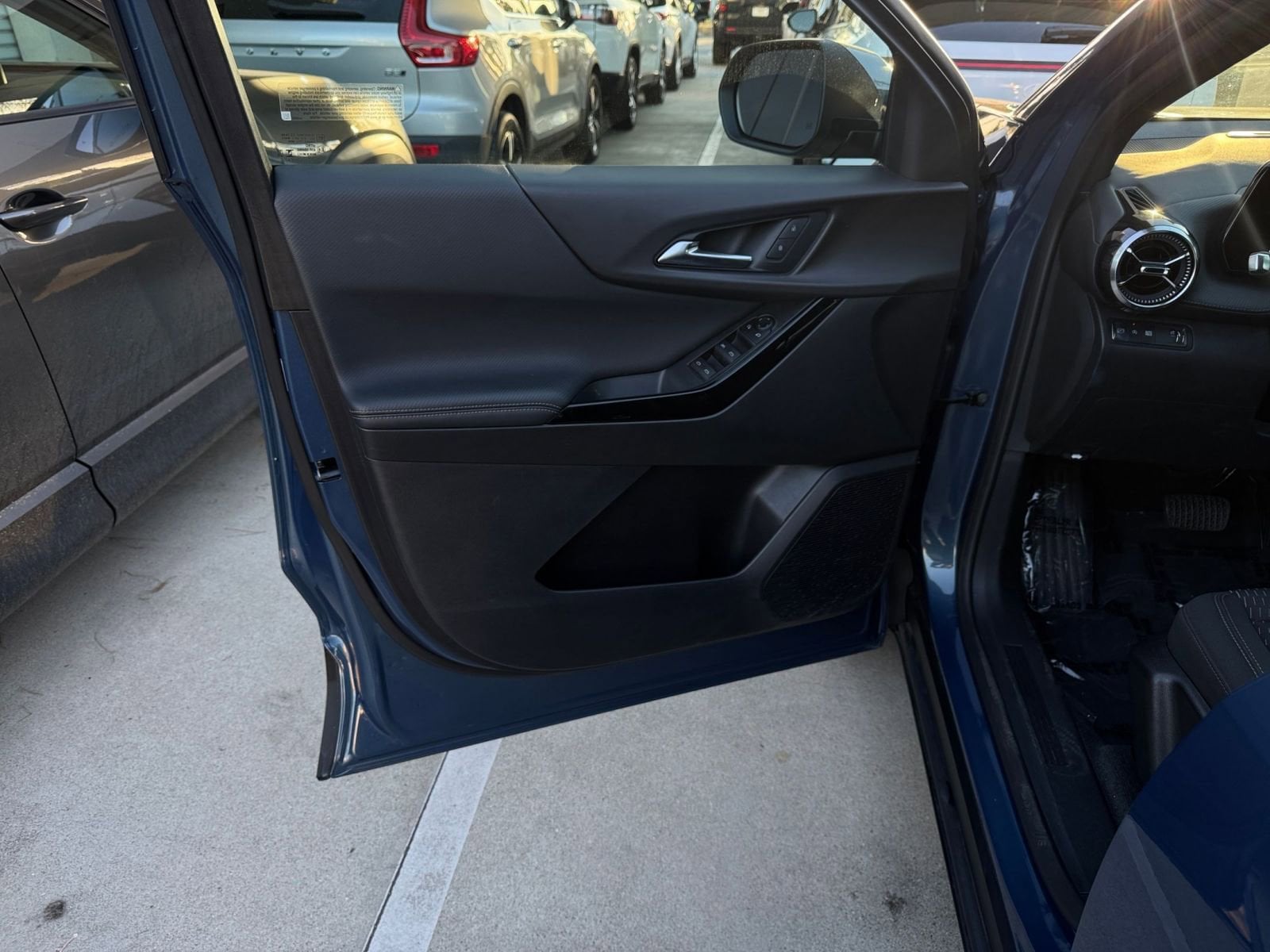 Thumbnail: 2025 Chevrolet Equinox - 20