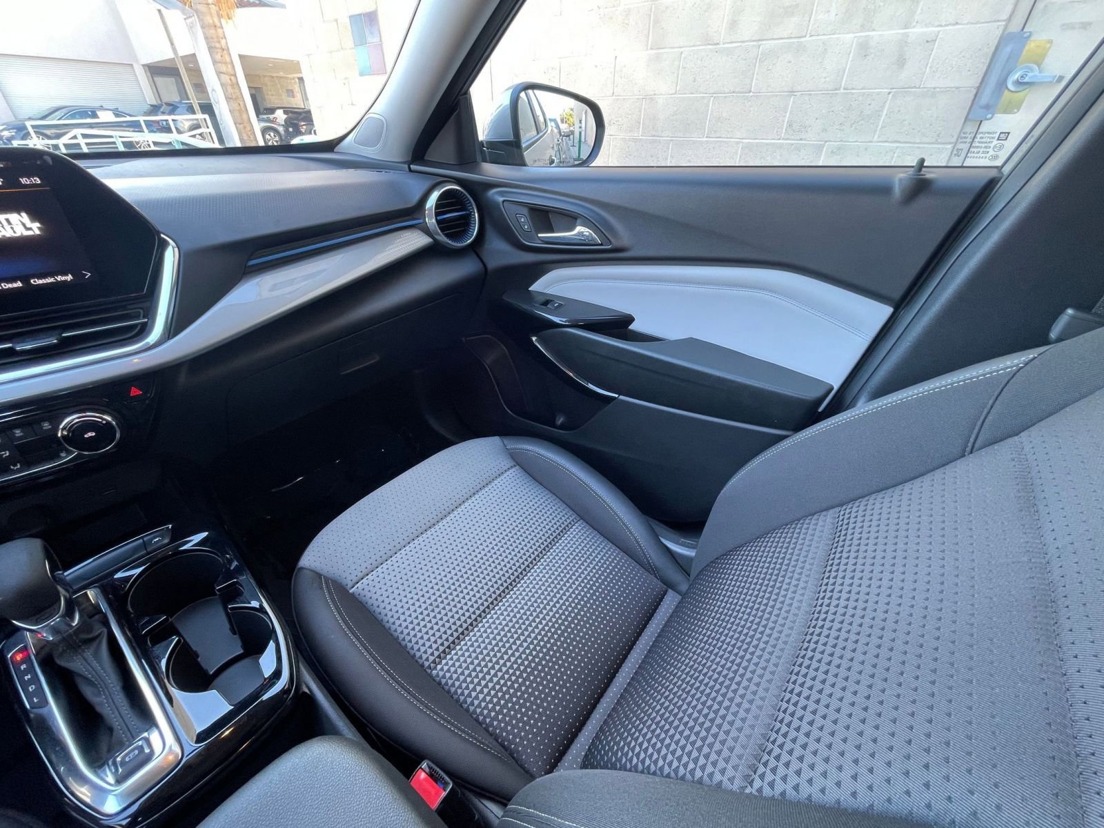 Thumbnail: 2025 Chevrolet Trax - 35