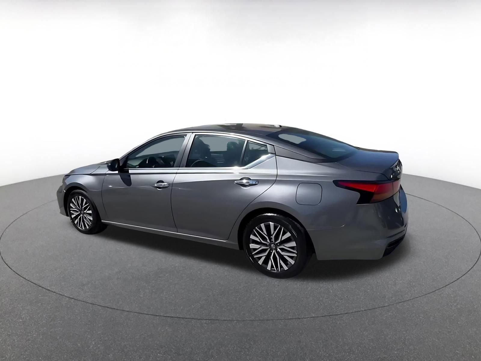 Thumbnail: 2025 Nissan Altima - 10