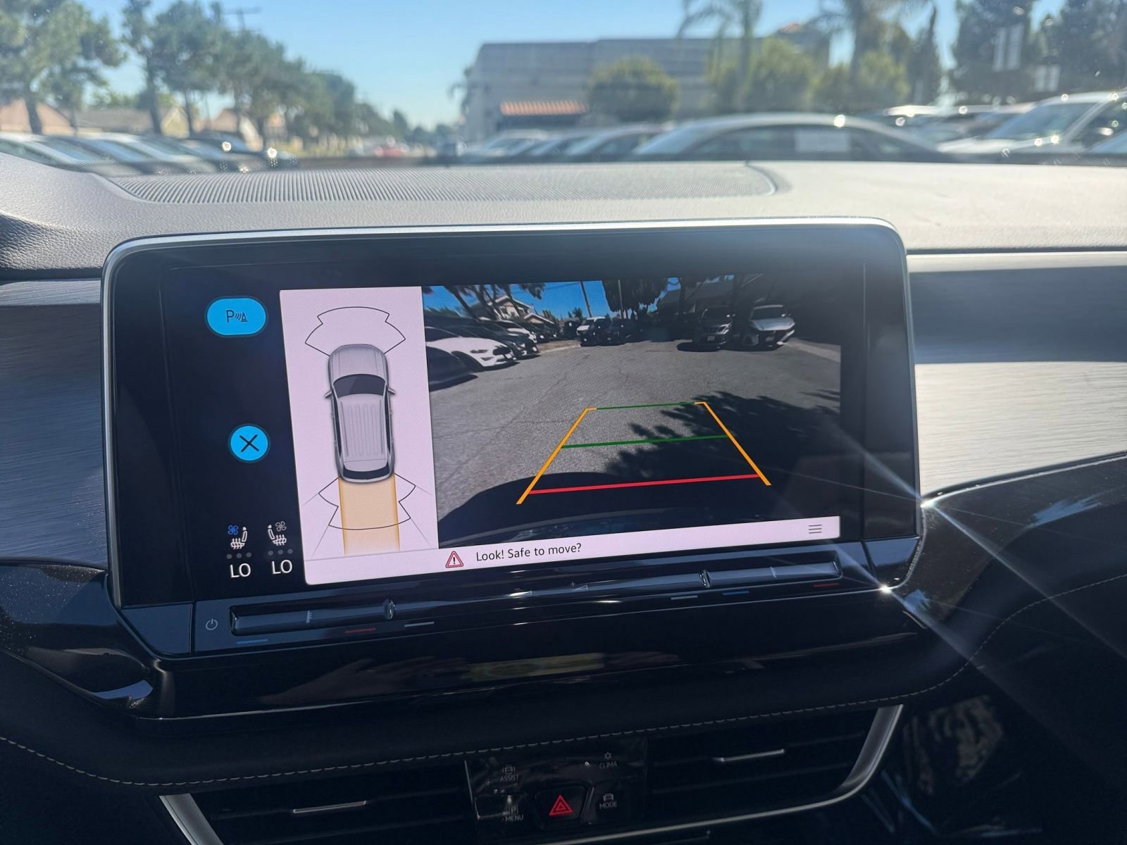 Thumbnail: 2025 Volkswagen Atlas - 17