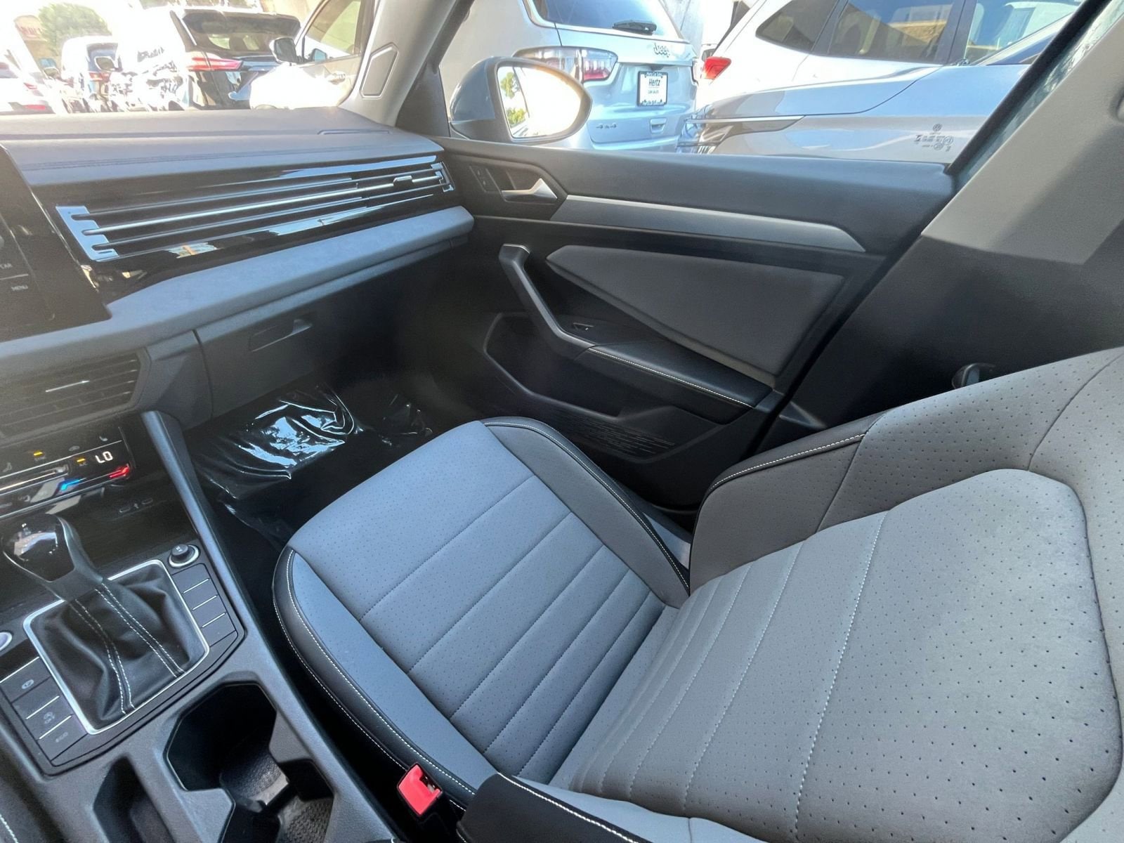 Thumbnail: 2025 Volkswagen Jetta - 35