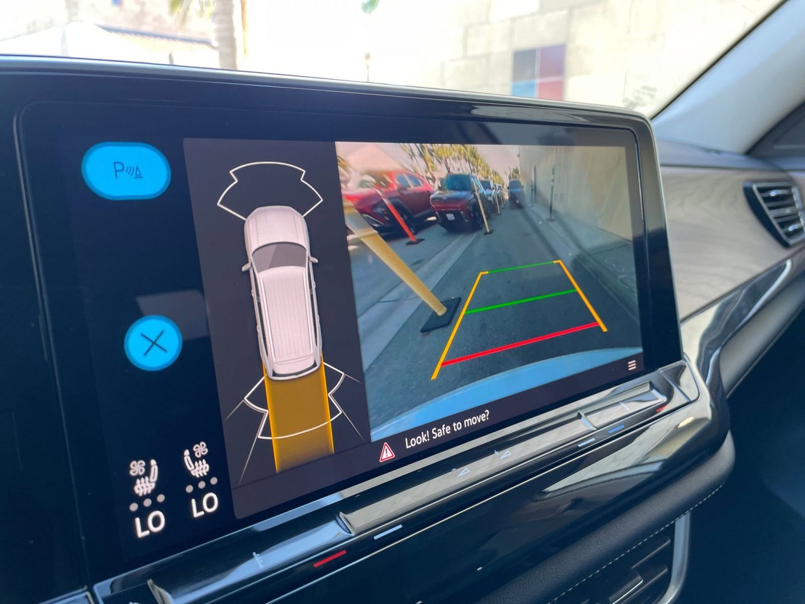 Thumbnail: 2025 Volkswagen Atlas - 17