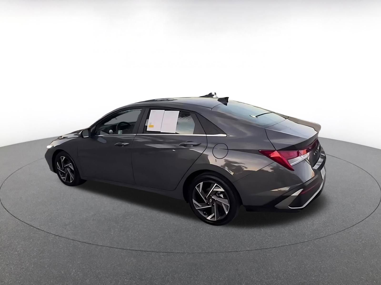 Thumbnail: 2025 Hyundai Elantra - 10