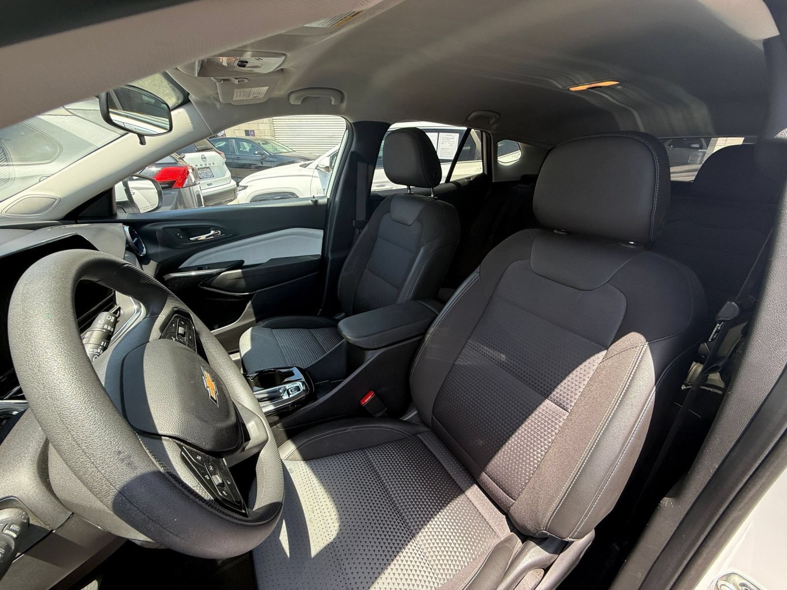 Thumbnail: 2025 Chevrolet Trax - 32