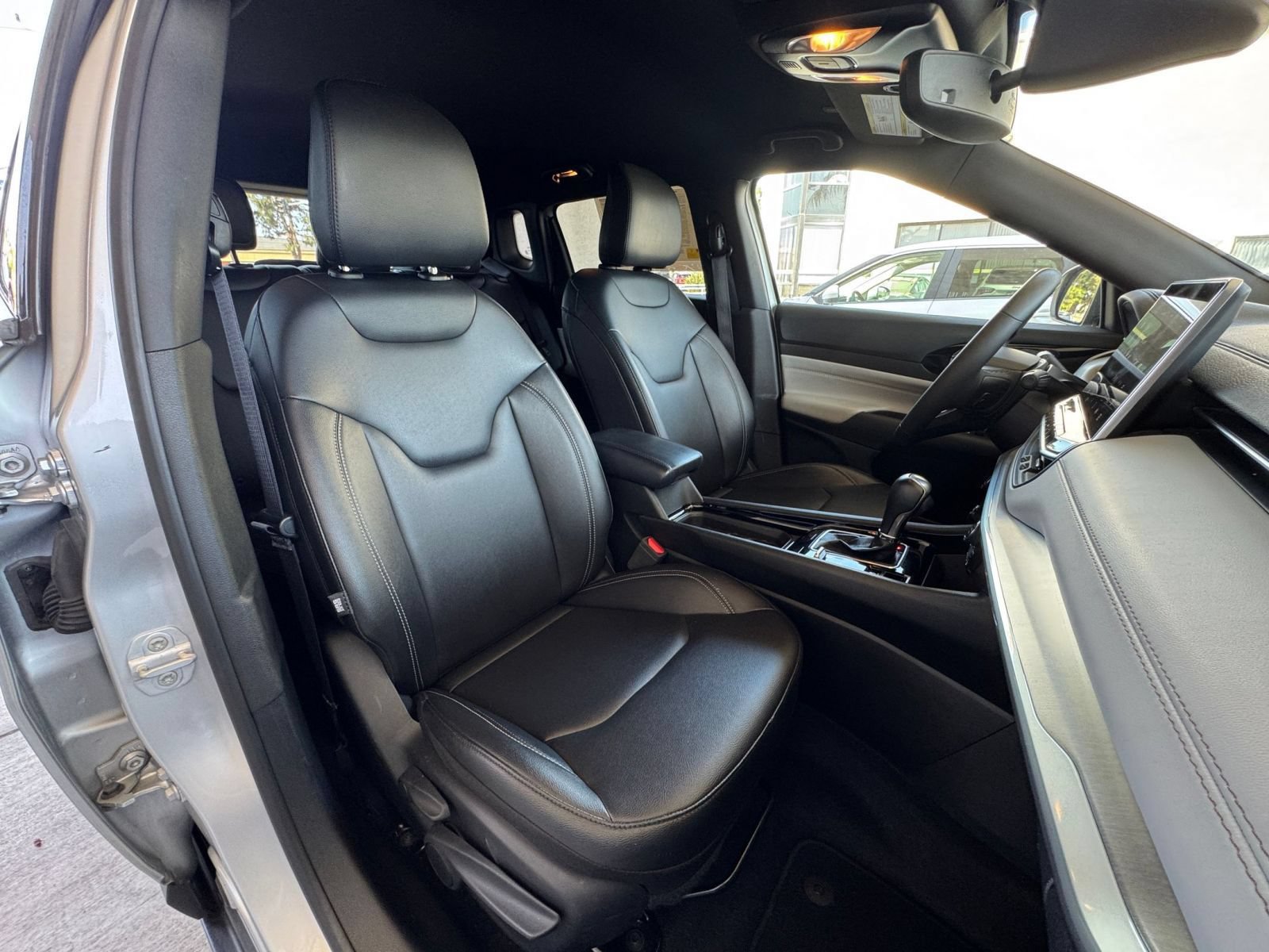 Thumbnail: 2025 Jeep Compass - 32