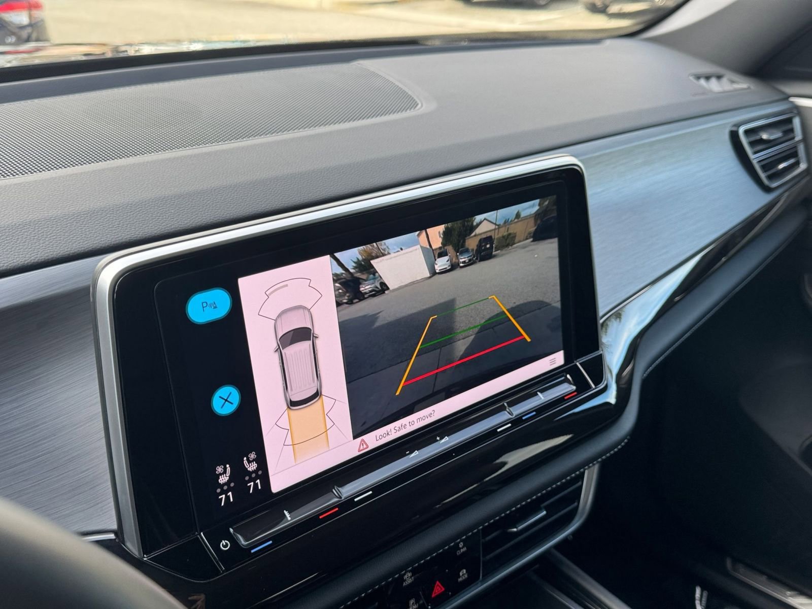 Thumbnail: 2025 Volkswagen Atlas - 17