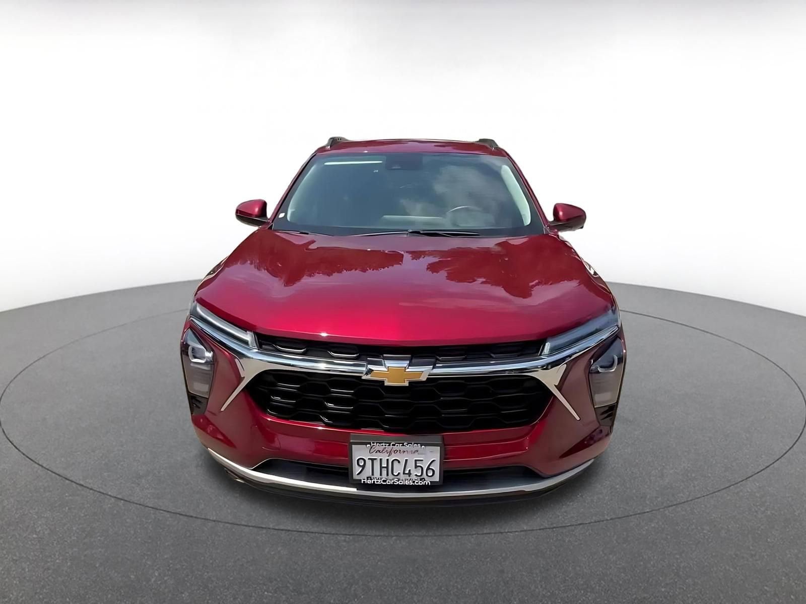 Thumbnail: 2025 Chevrolet Trax - 3