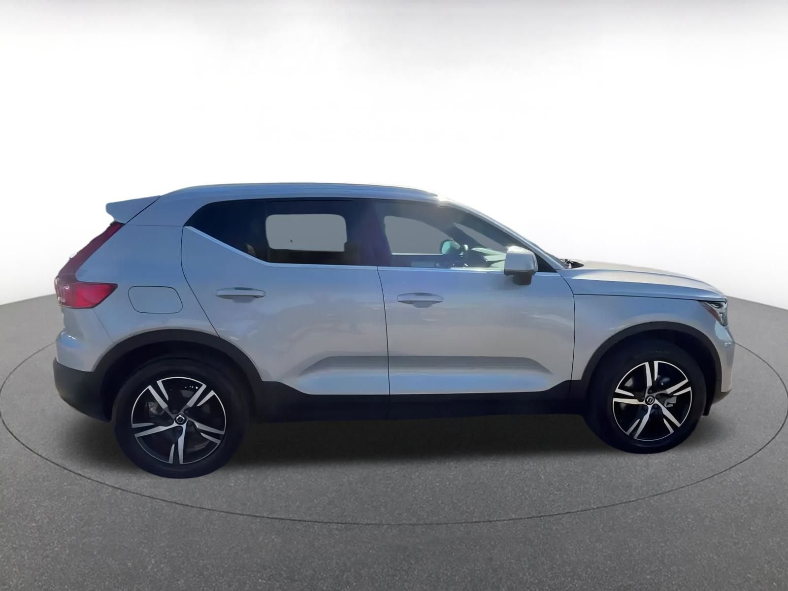 Thumbnail: 2024 Volvo XC40 - 16