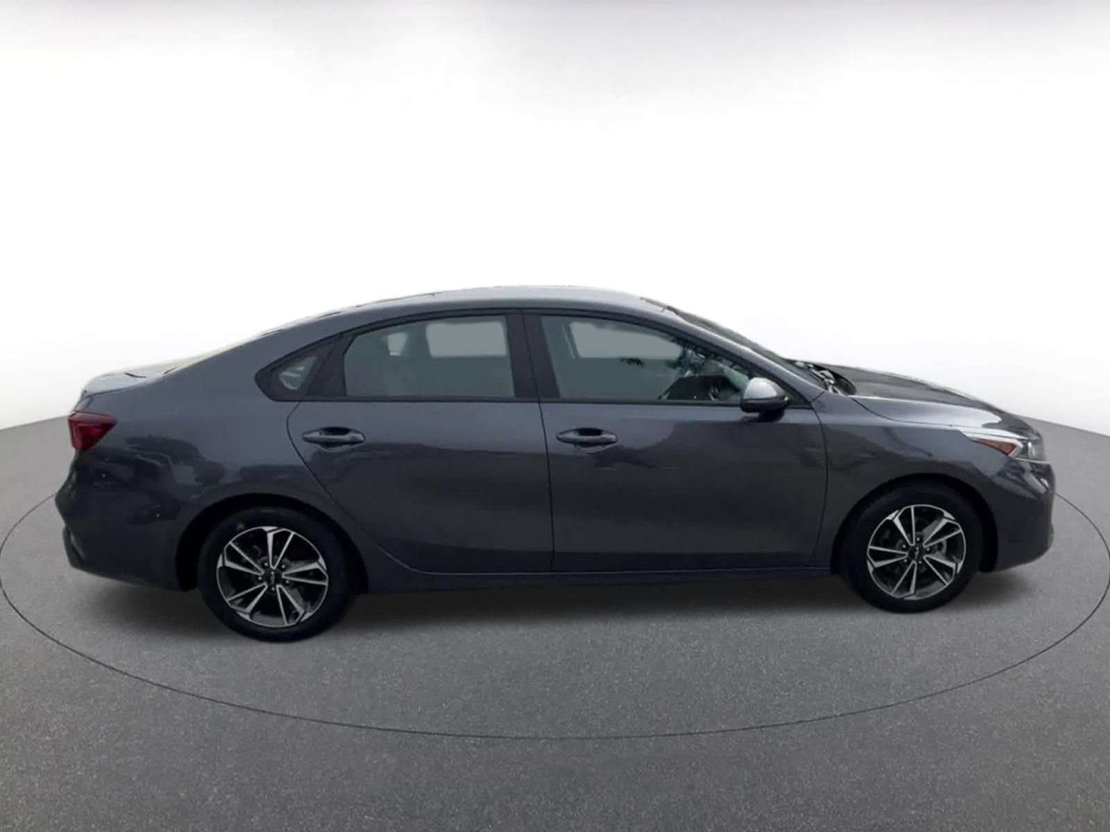 Thumbnail: 2023 Kia Forte - 16