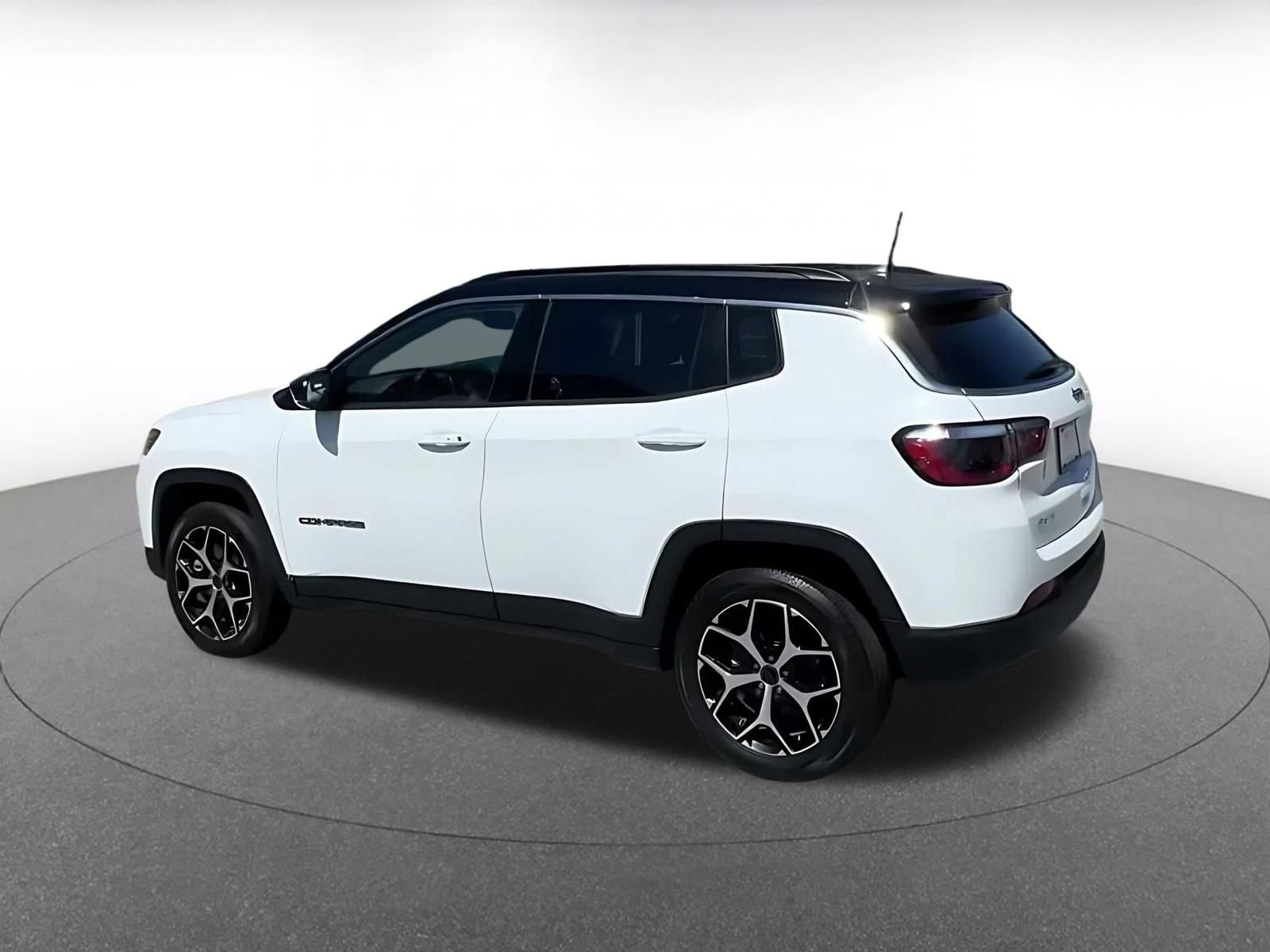 Thumbnail: 2025 Jeep Compass - 8