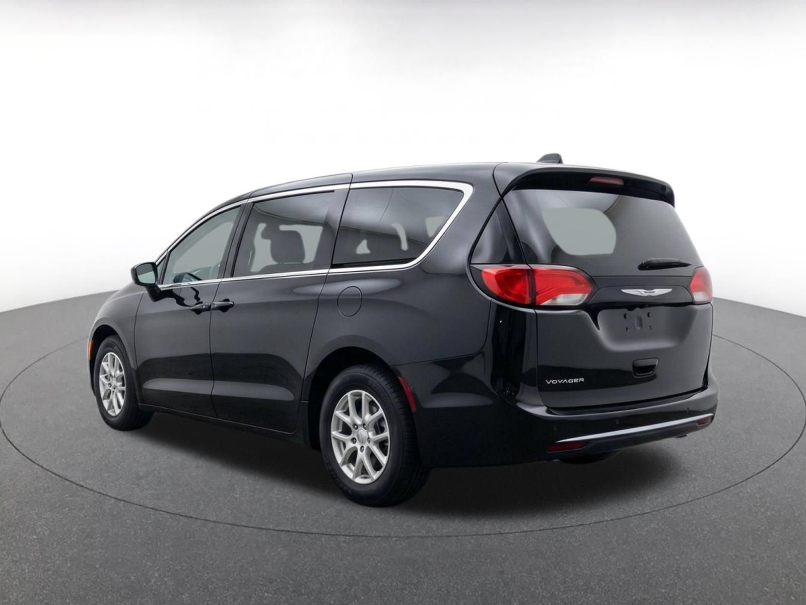Thumbnail: 2024 Chrysler Voyager - 6