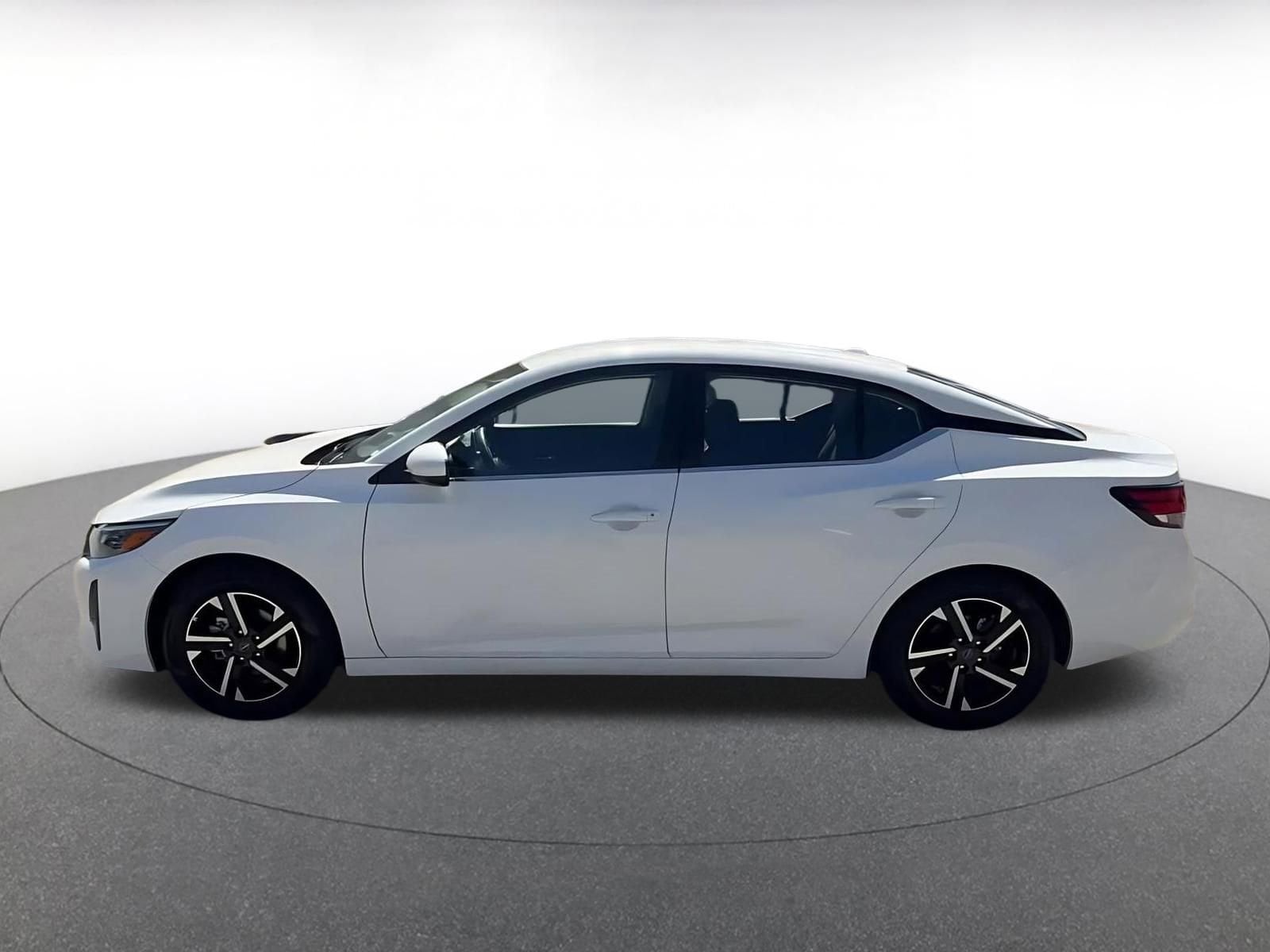 Thumbnail: 2025 Nissan Sentra - 9