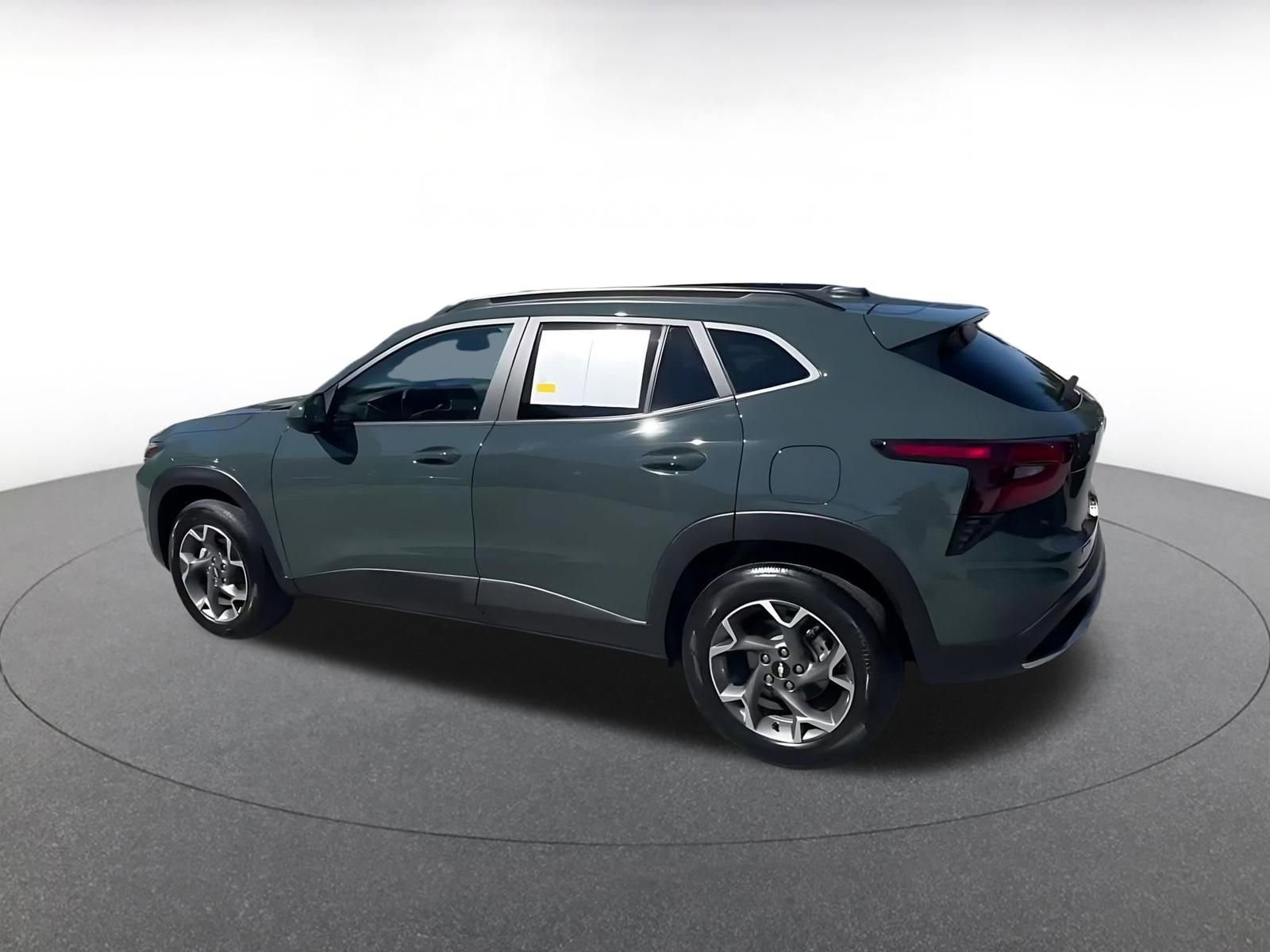 Thumbnail: 2025 Chevrolet Trax - 10