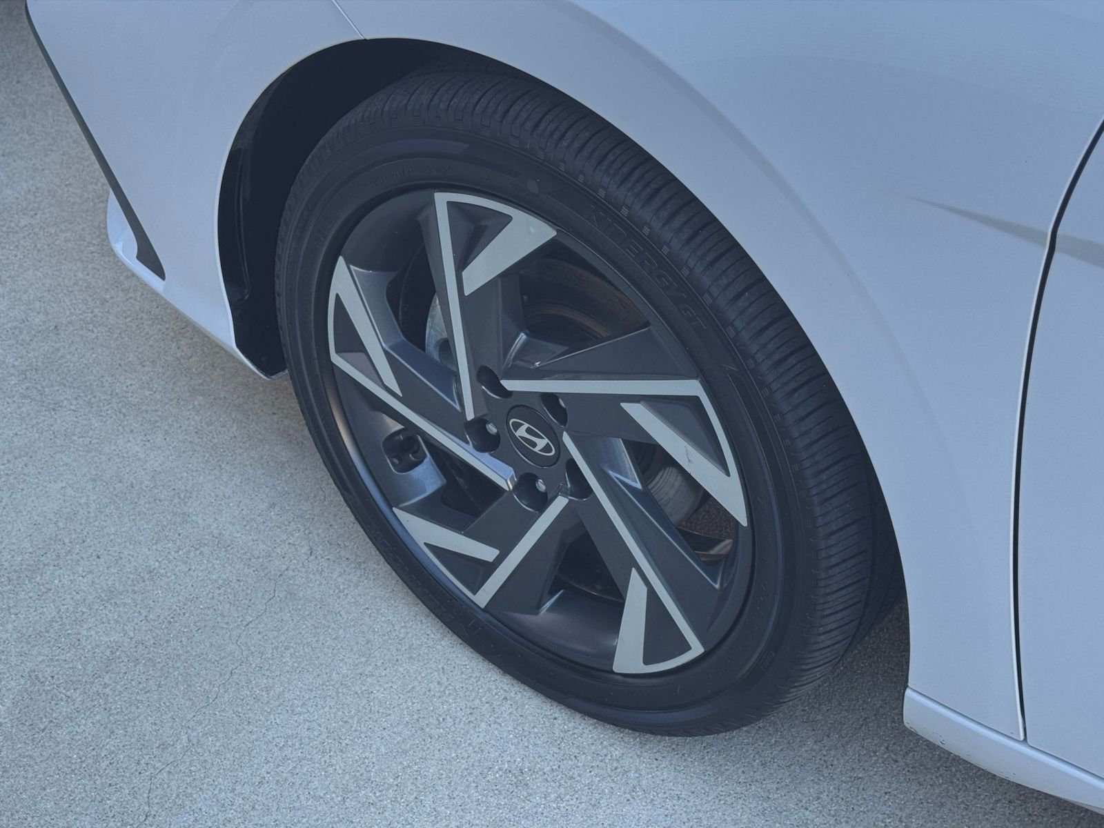 Thumbnail: 2025 Hyundai Elantra - 32