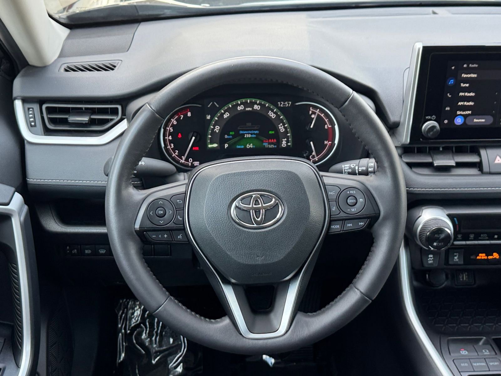 Thumbnail: 2025 Toyota RAV4 - 28