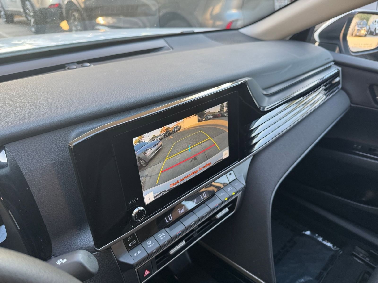 Thumbnail: 2025 Toyota Camry - 17