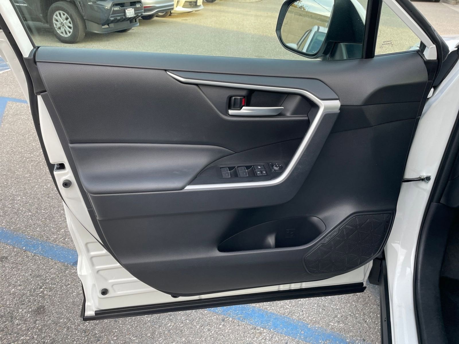 Thumbnail: 2025 Toyota RAV4 - 20