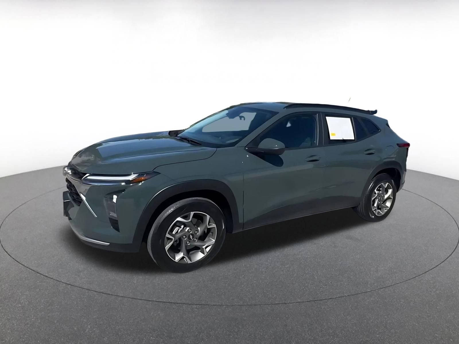 Thumbnail: 2025 Chevrolet Trax - 8