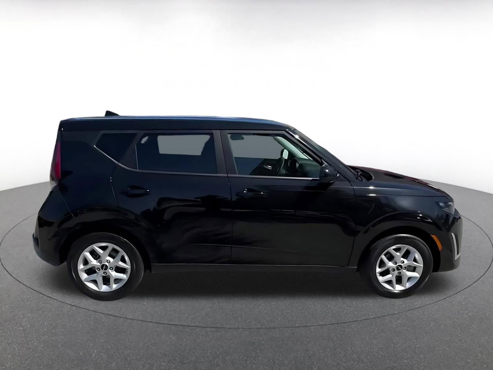 Thumbnail: 2025 Kia Soul - 16