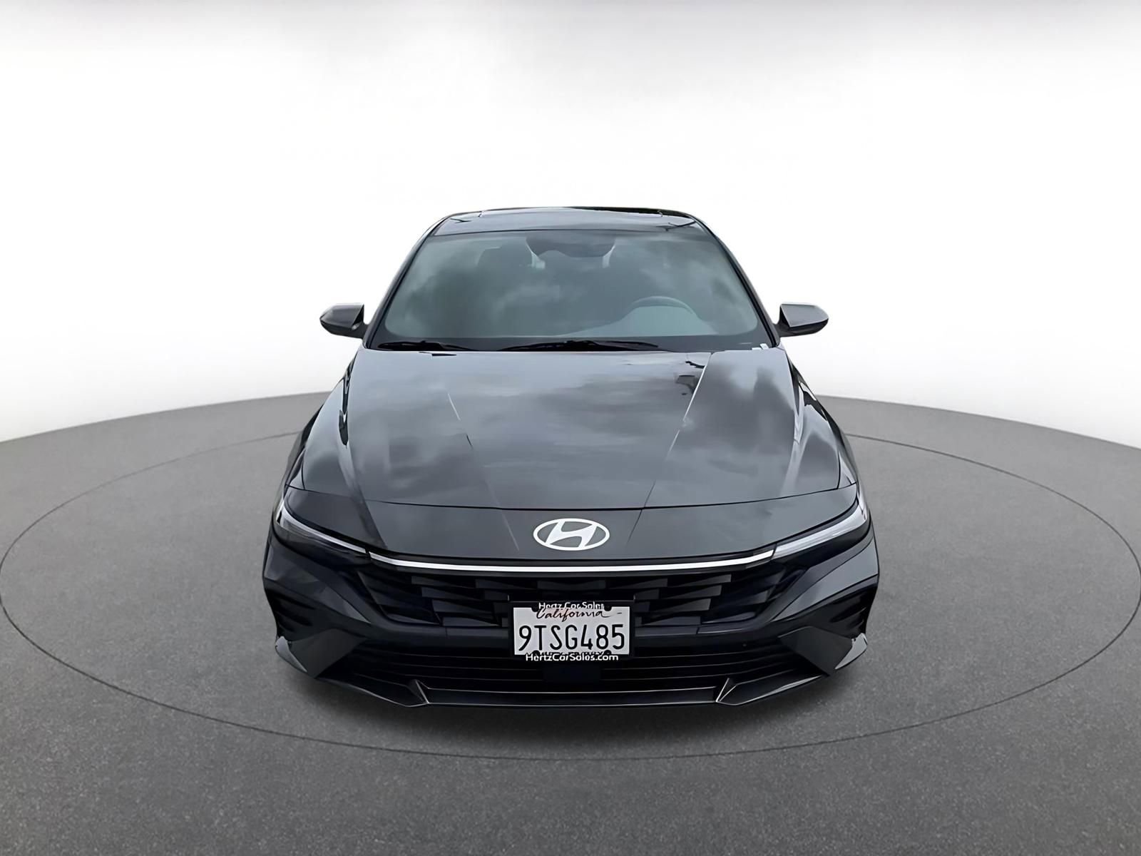 Thumbnail: 2025 Hyundai Elantra - 4