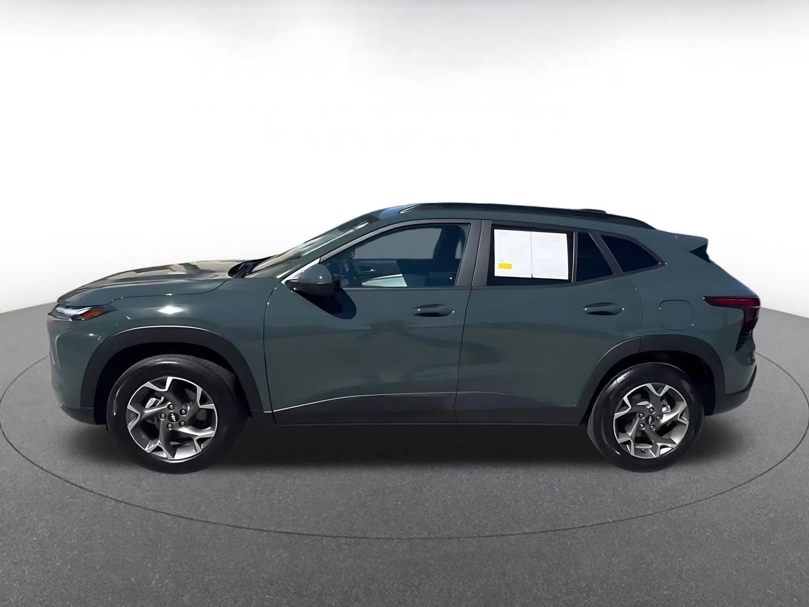 Thumbnail: 2025 Chevrolet Trax - 9