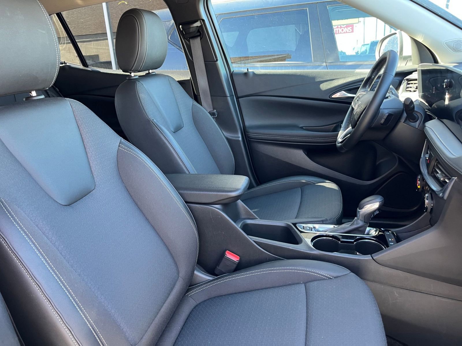 Thumbnail: 2025 Buick Encore GX - 34