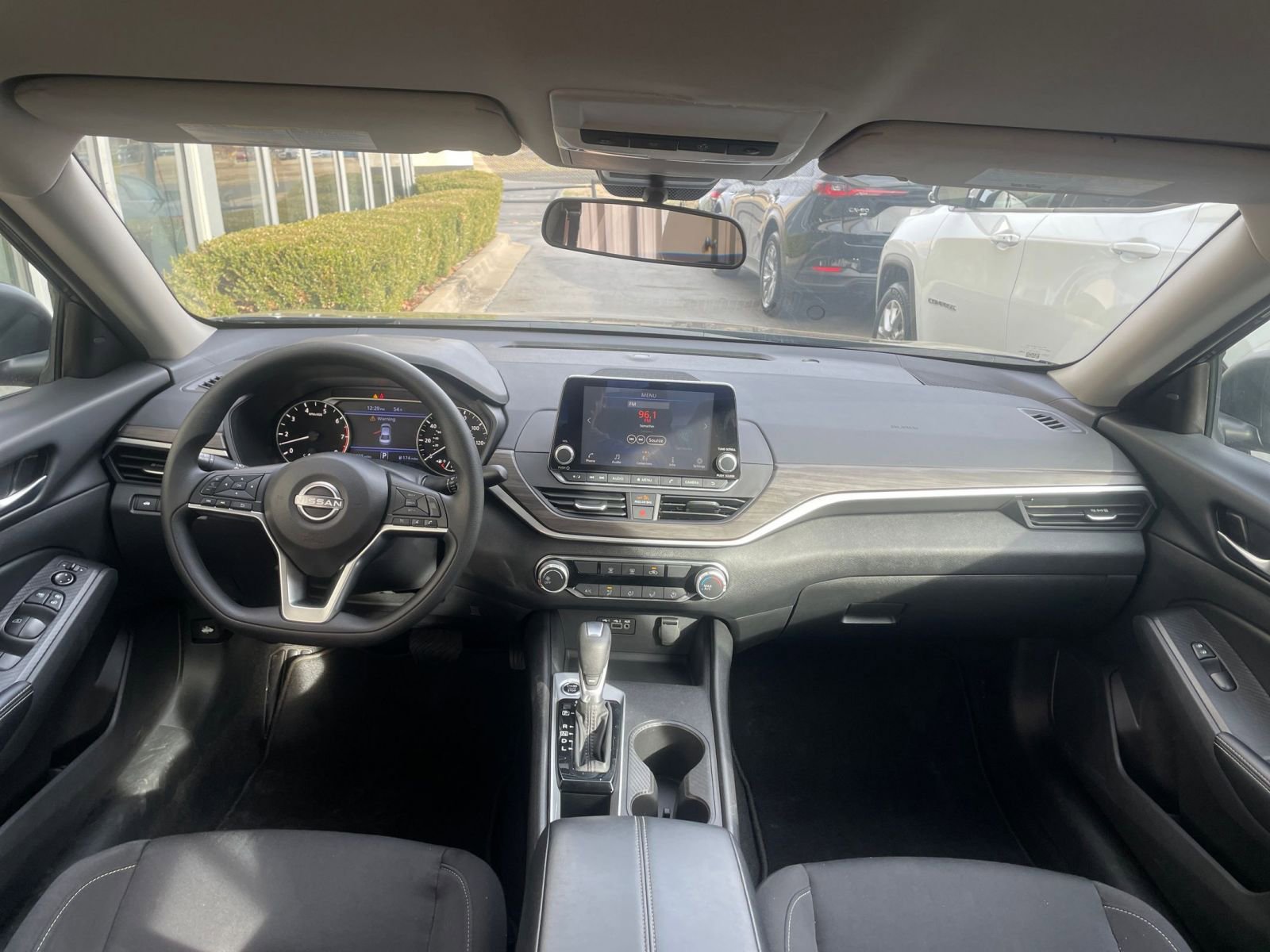 Thumbnail: 2025 Nissan Altima - 32