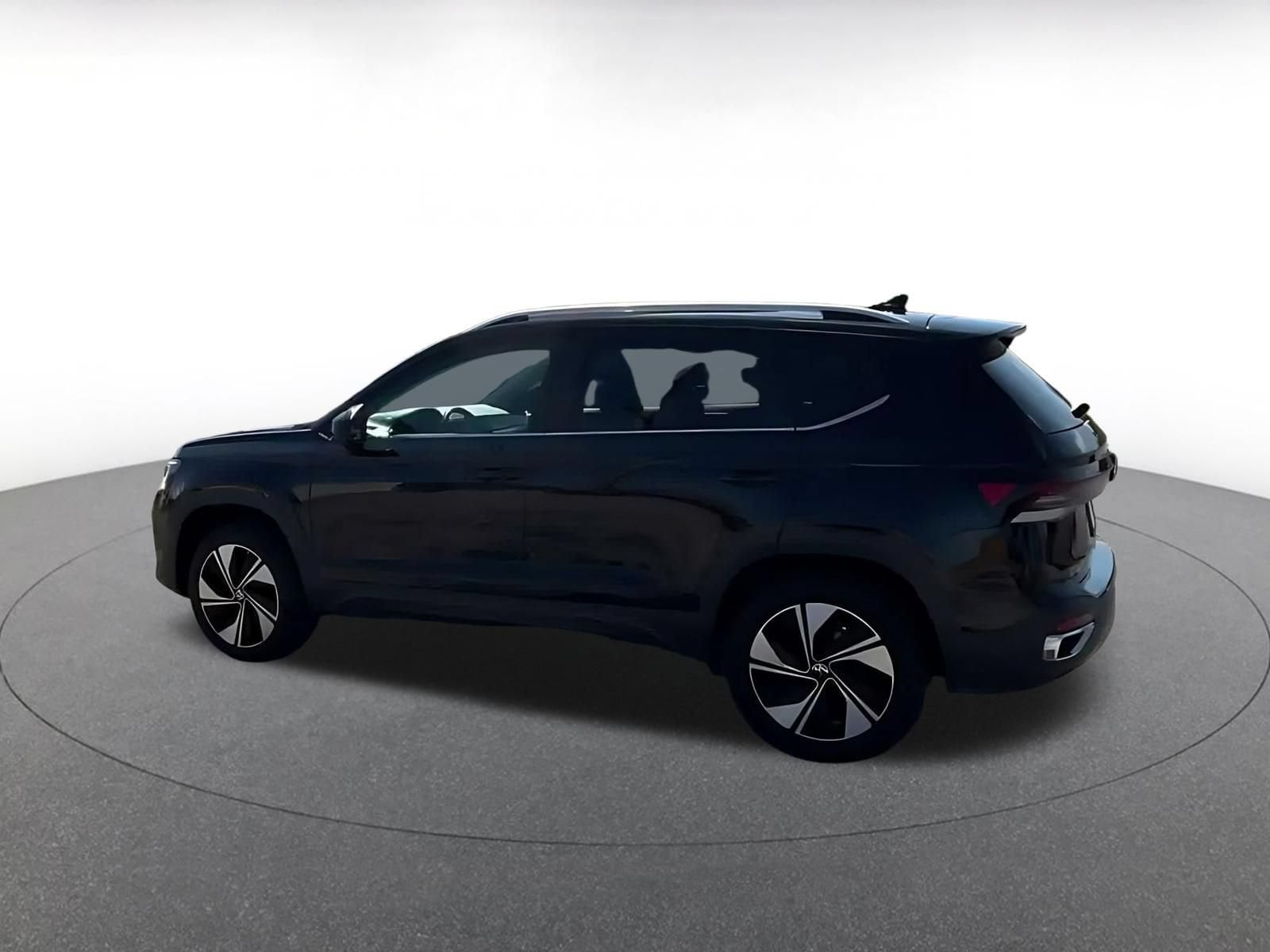 Thumbnail: 2026 Volkswagen Taos - 8