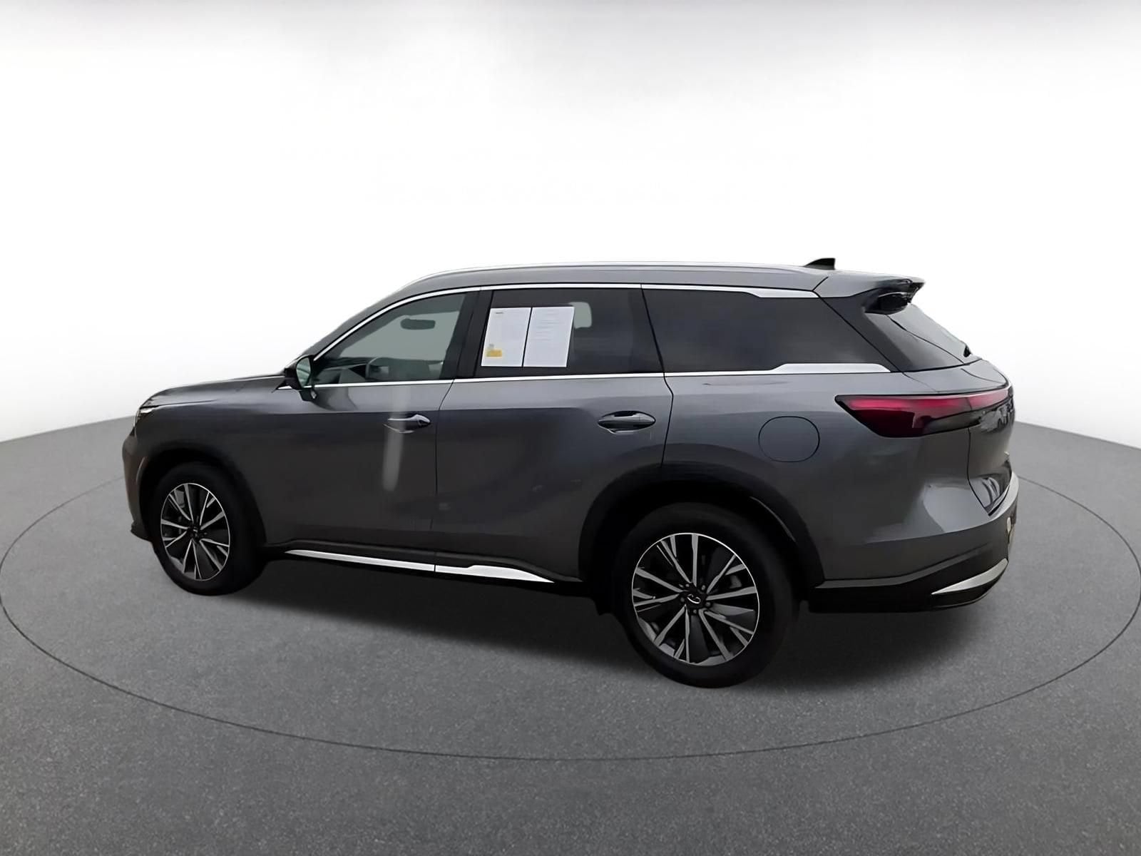 Thumbnail: 2026 INFINITI QX60 - 10