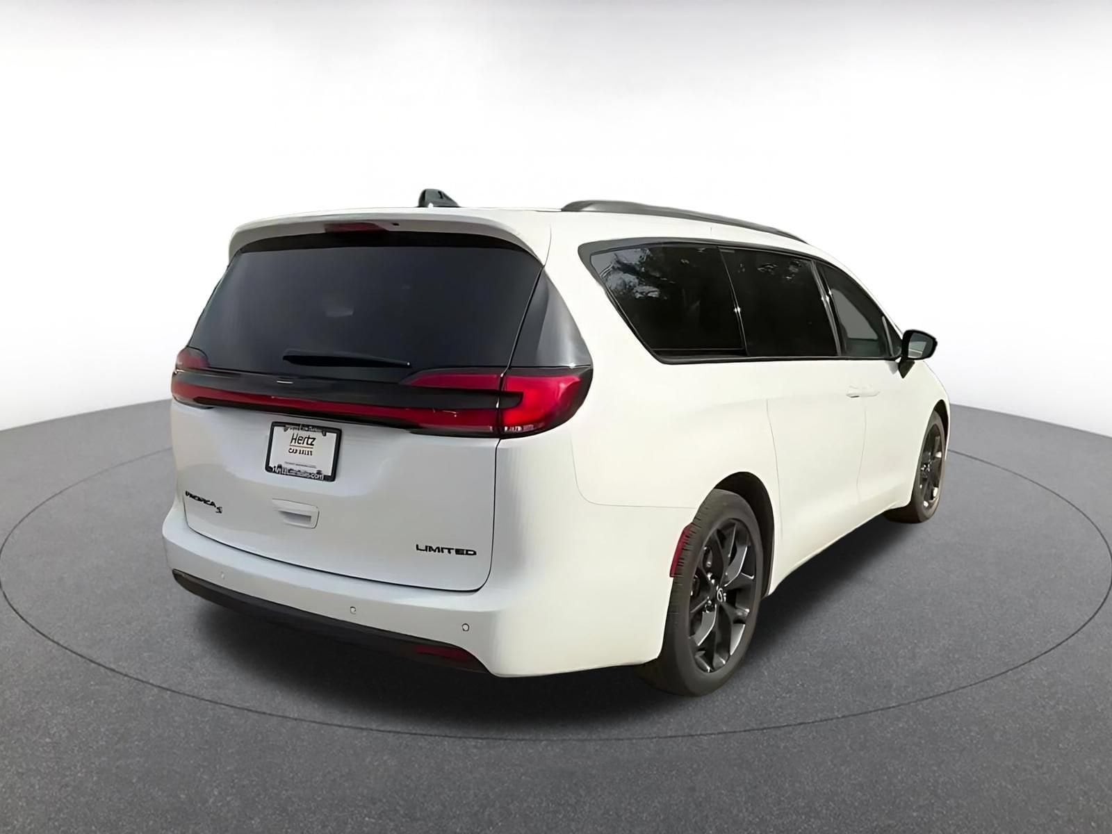 Thumbnail: 2025 Chrysler Pacifica - 13