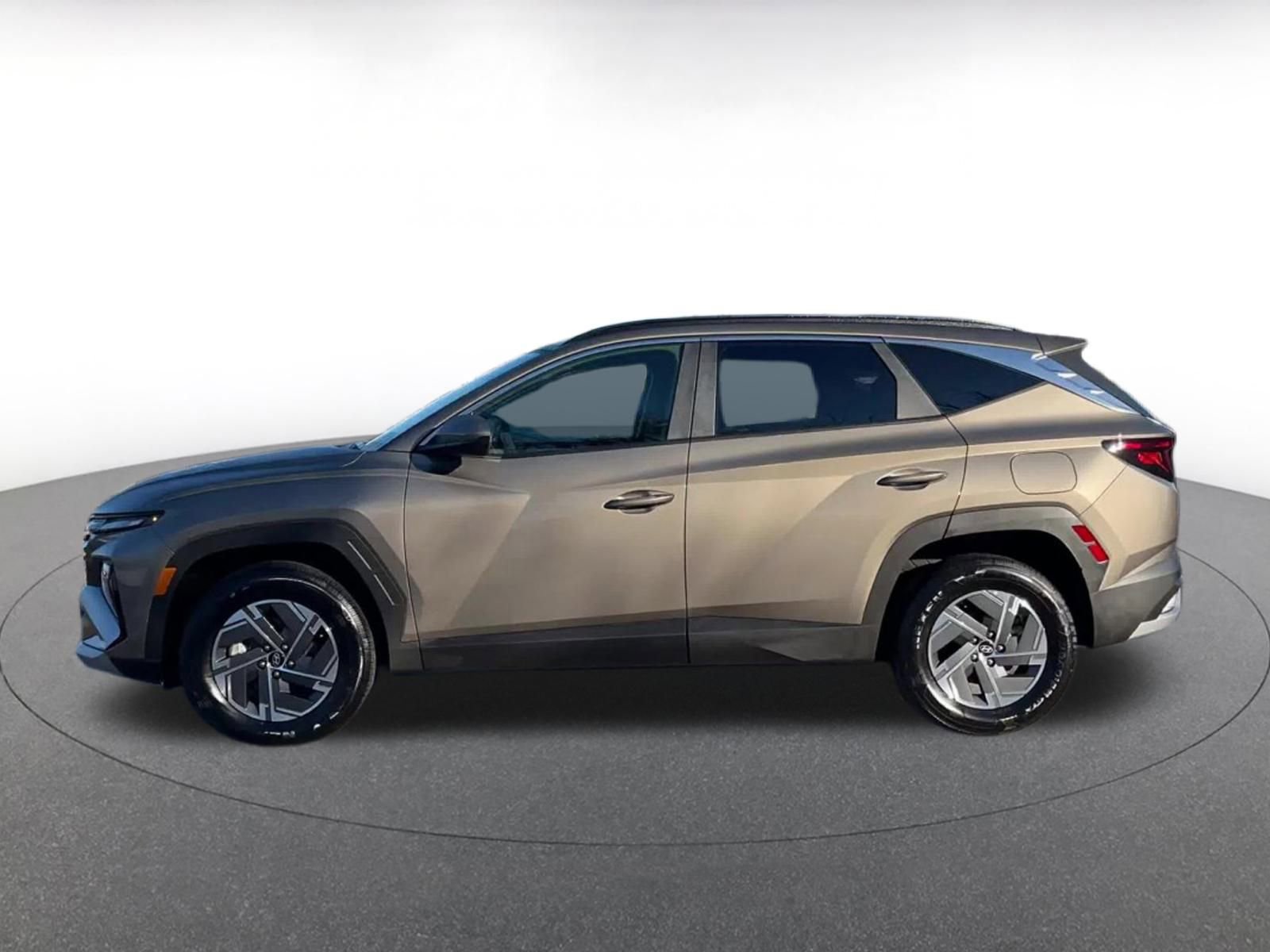Thumbnail: 2025 Hyundai Tucson - 9