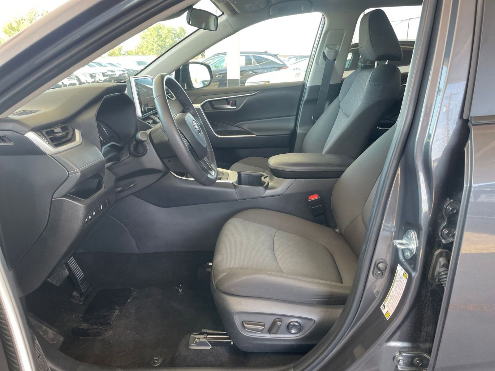 Thumbnail: 2025 Toyota RAV4 - 27