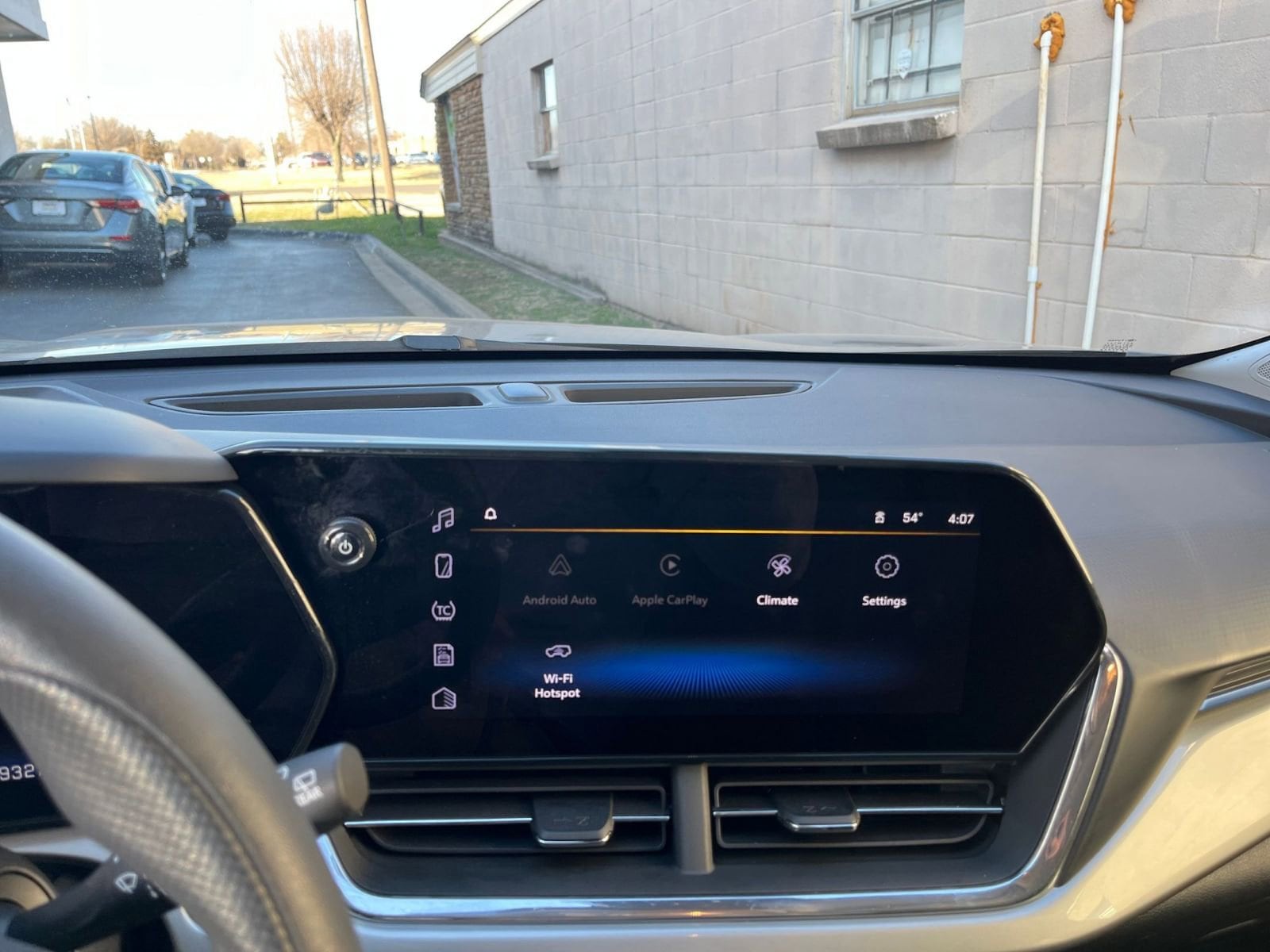 Thumbnail: 2025 Chevrolet Trax - 17