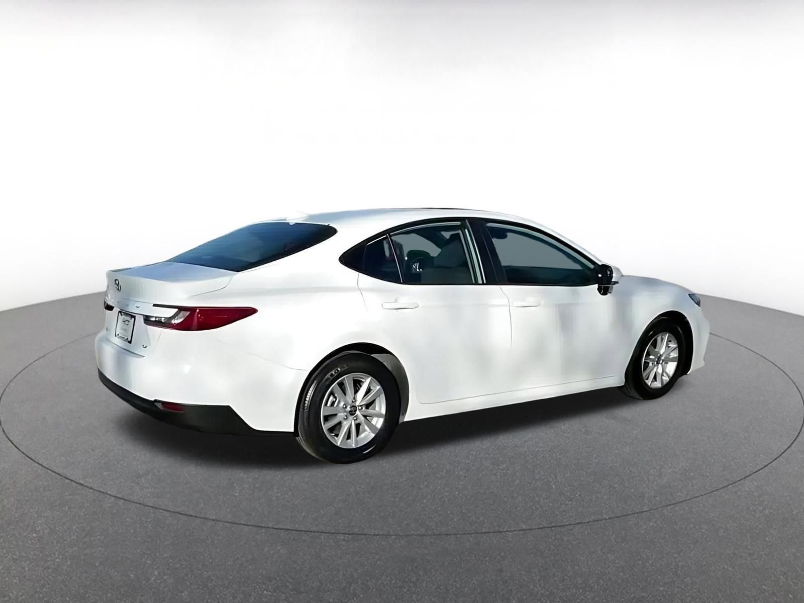 Thumbnail: 2025 Toyota Camry - 10