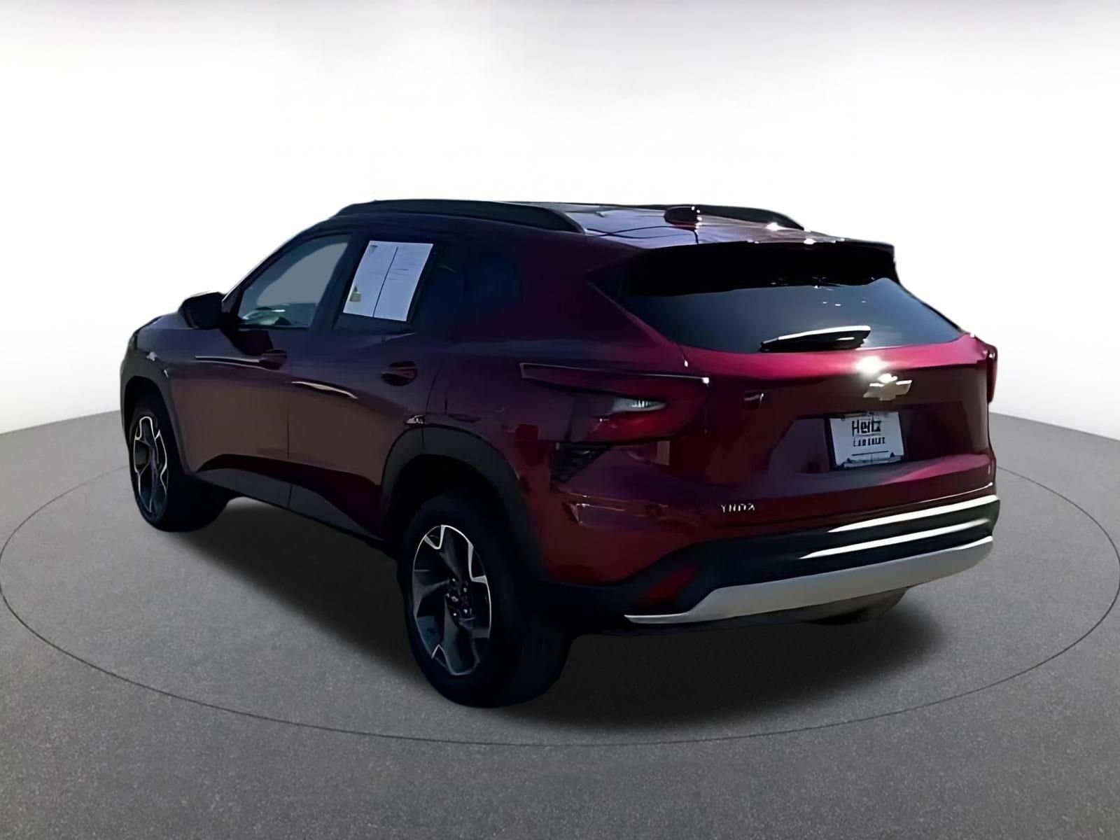 Thumbnail: 2025 Chevrolet Trax - 8