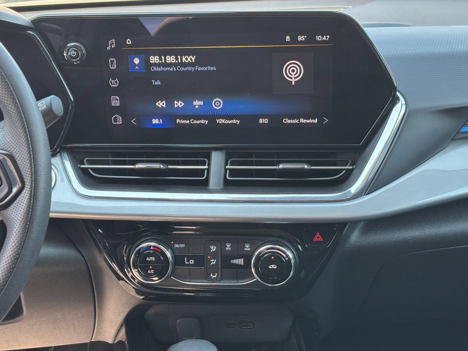 Thumbnail: 2025 Chevrolet Trax - 16