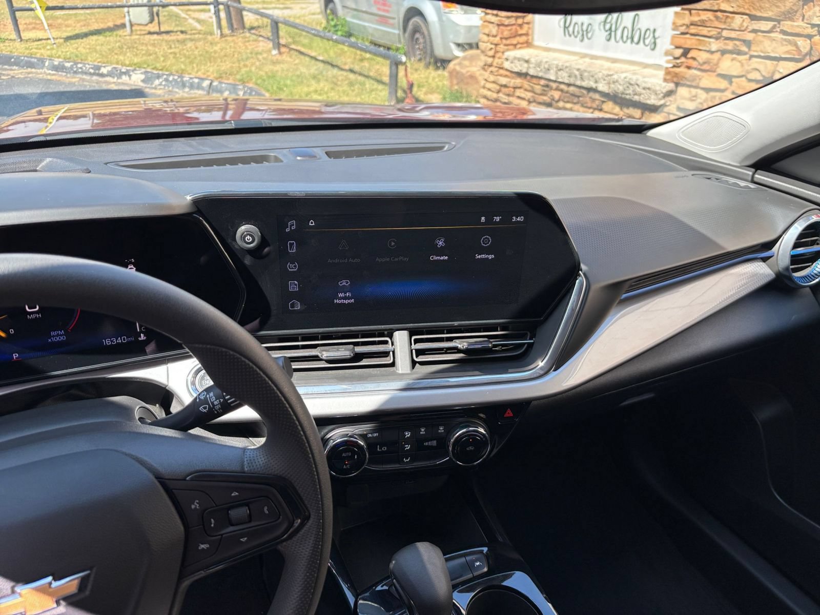 Thumbnail: 2025 Chevrolet Trax - 17