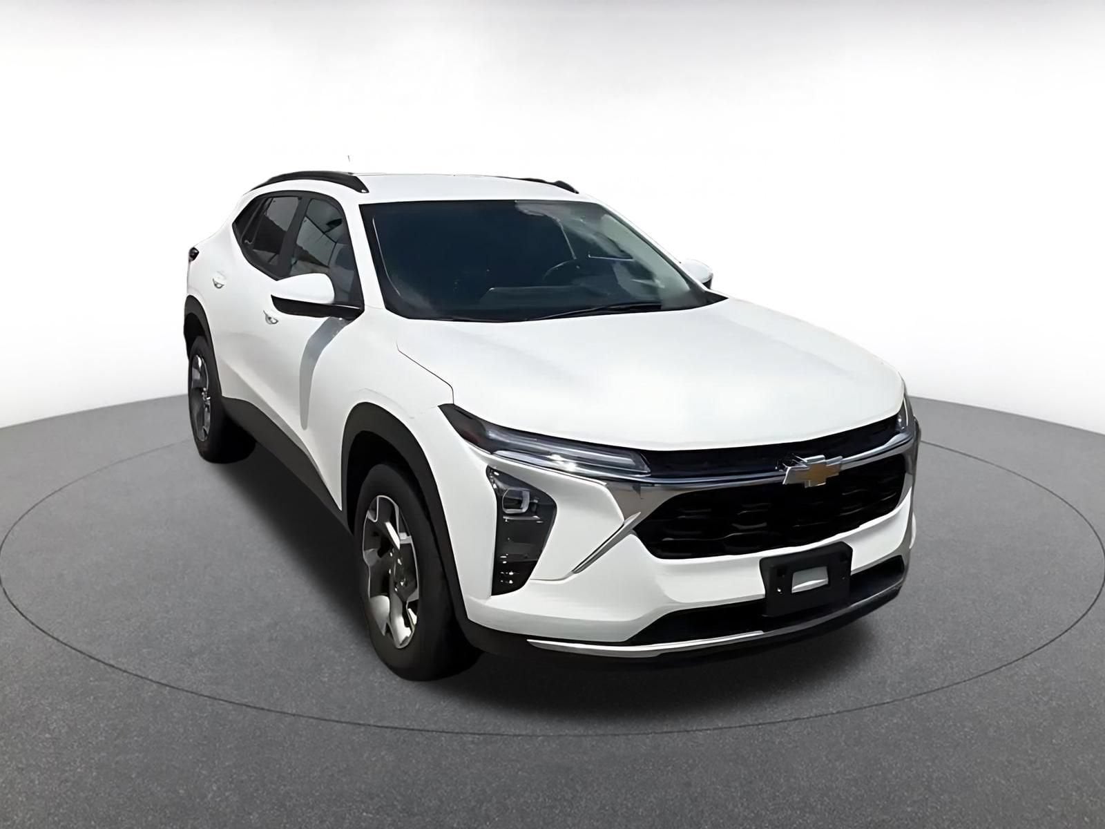 Thumbnail: 2025 Chevrolet Trax - 3