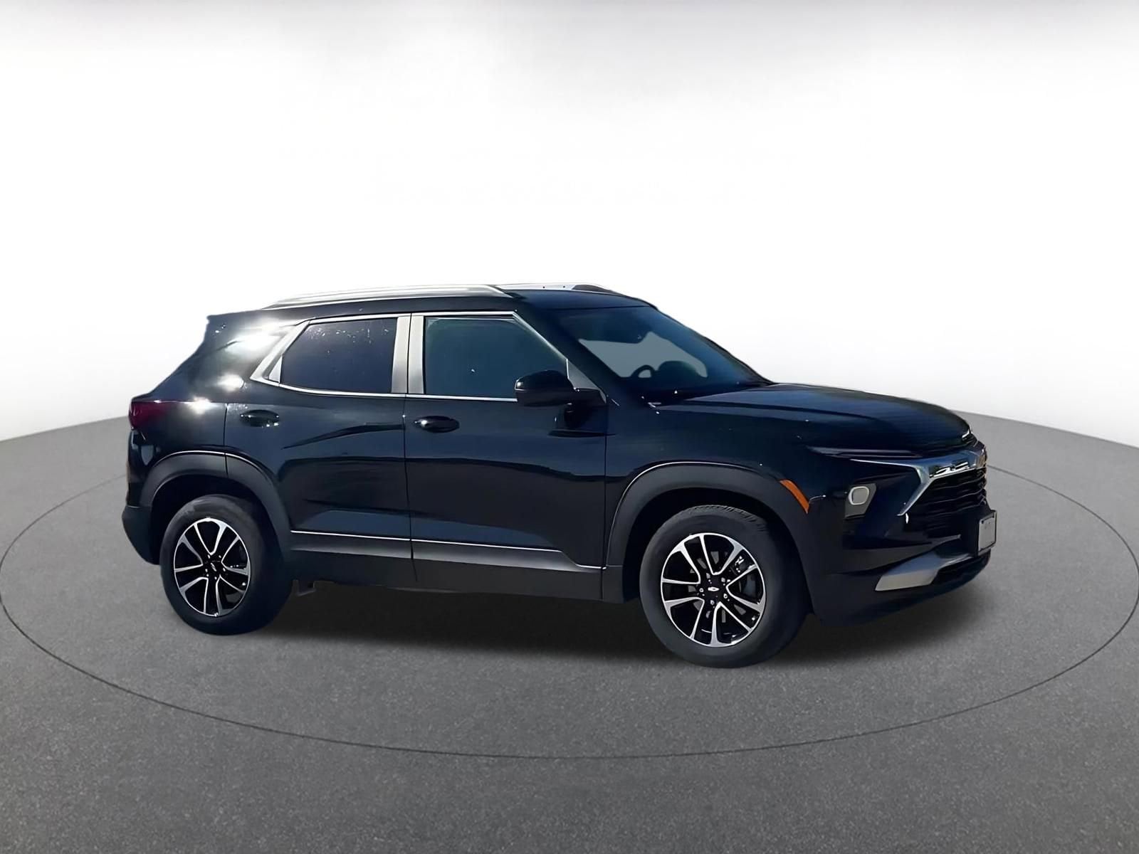 Thumbnail: 2025 Chevrolet TrailBlazer - 2