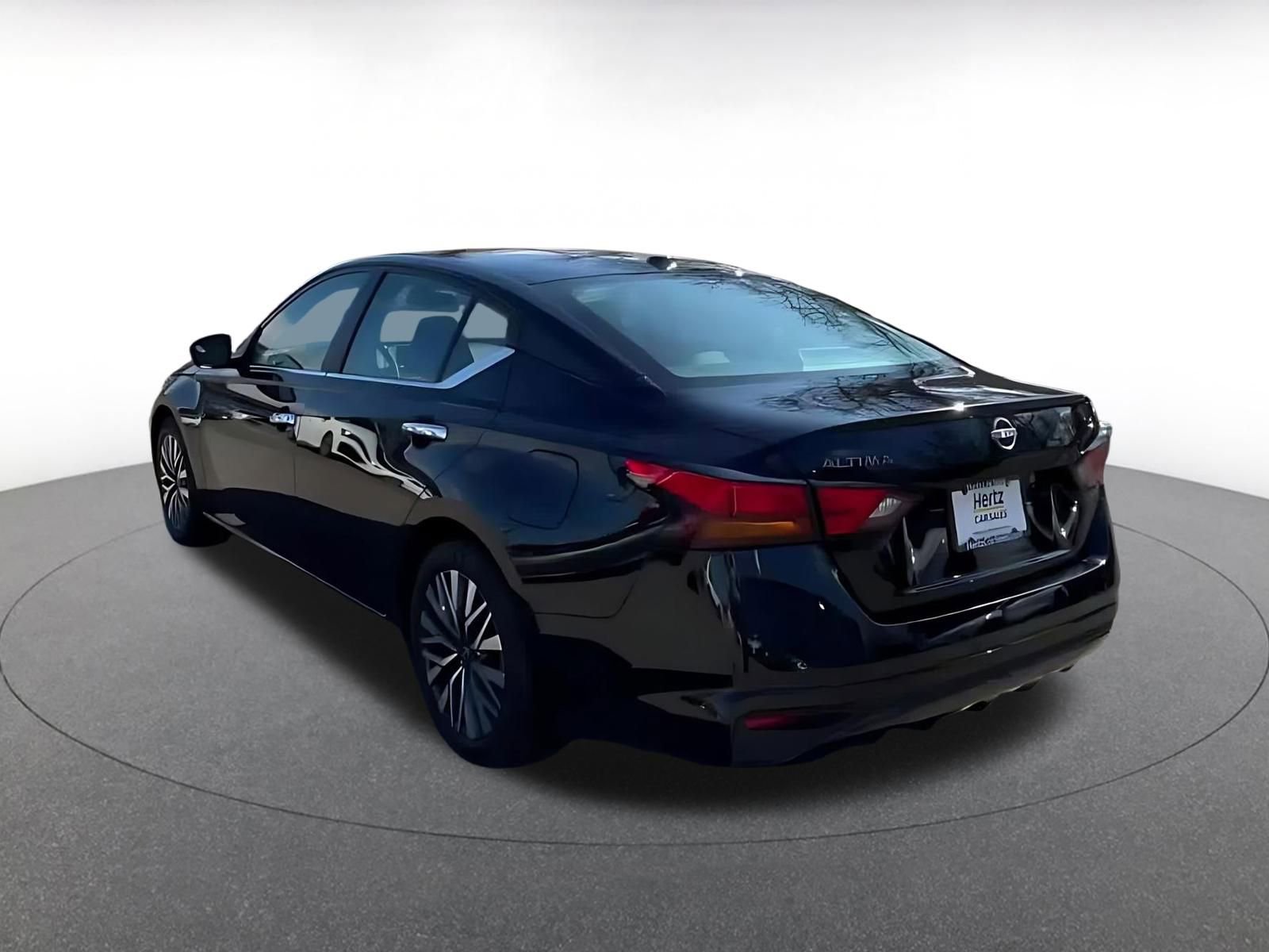 Thumbnail: 2025 Nissan Altima - 11