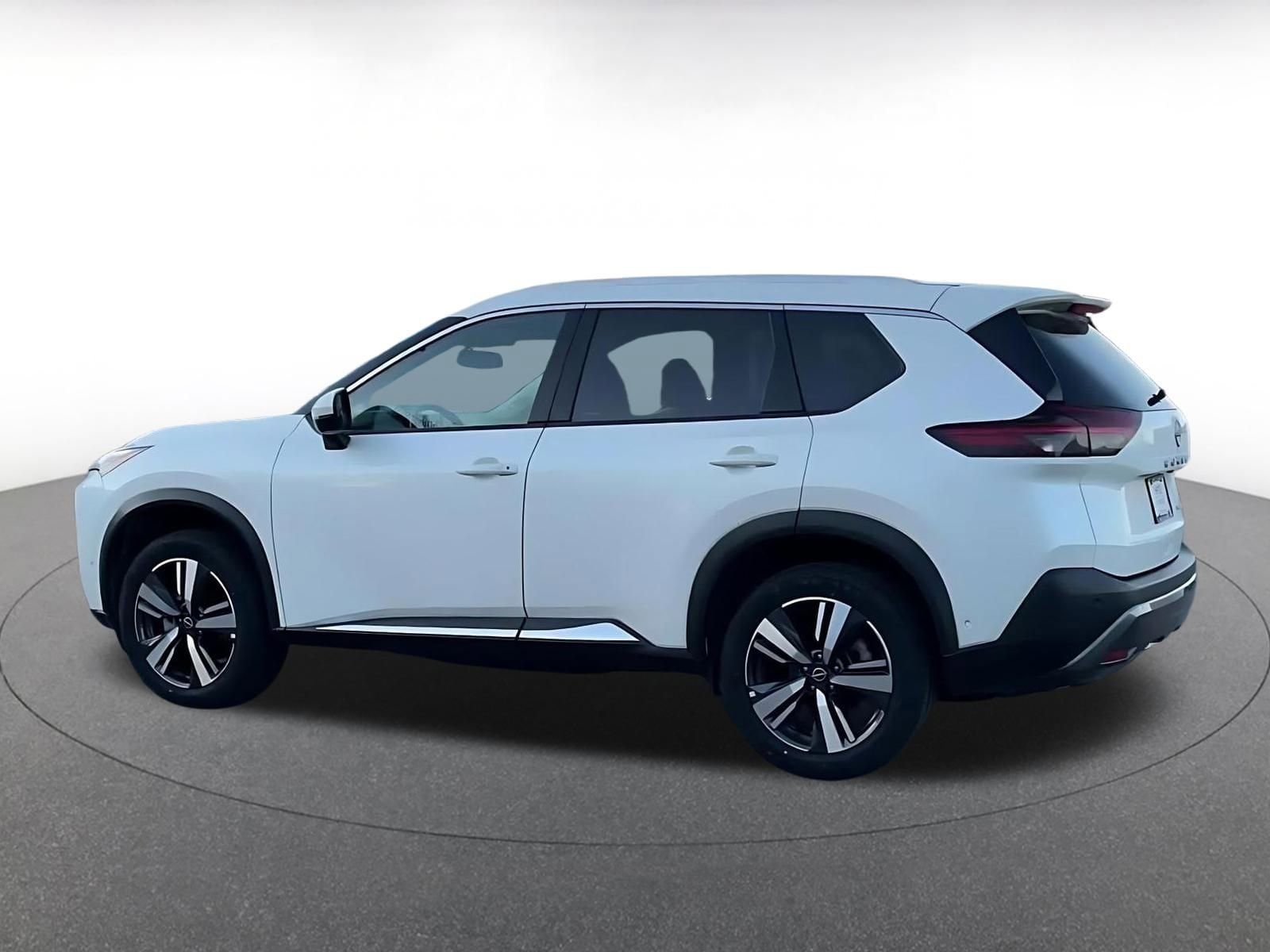 Thumbnail: 2023 Nissan Rogue - 10