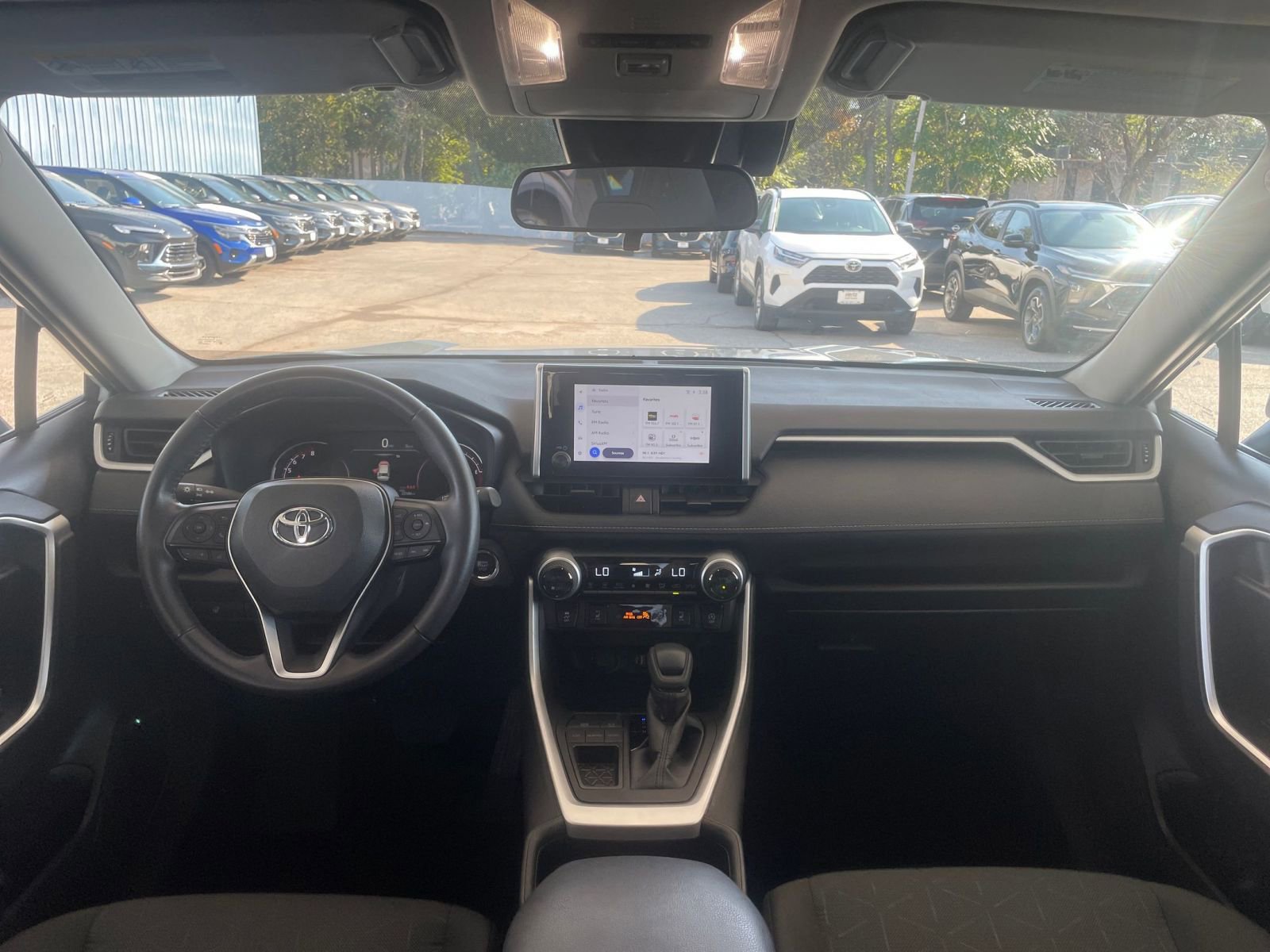 Thumbnail: 2025 Toyota RAV4 - 33