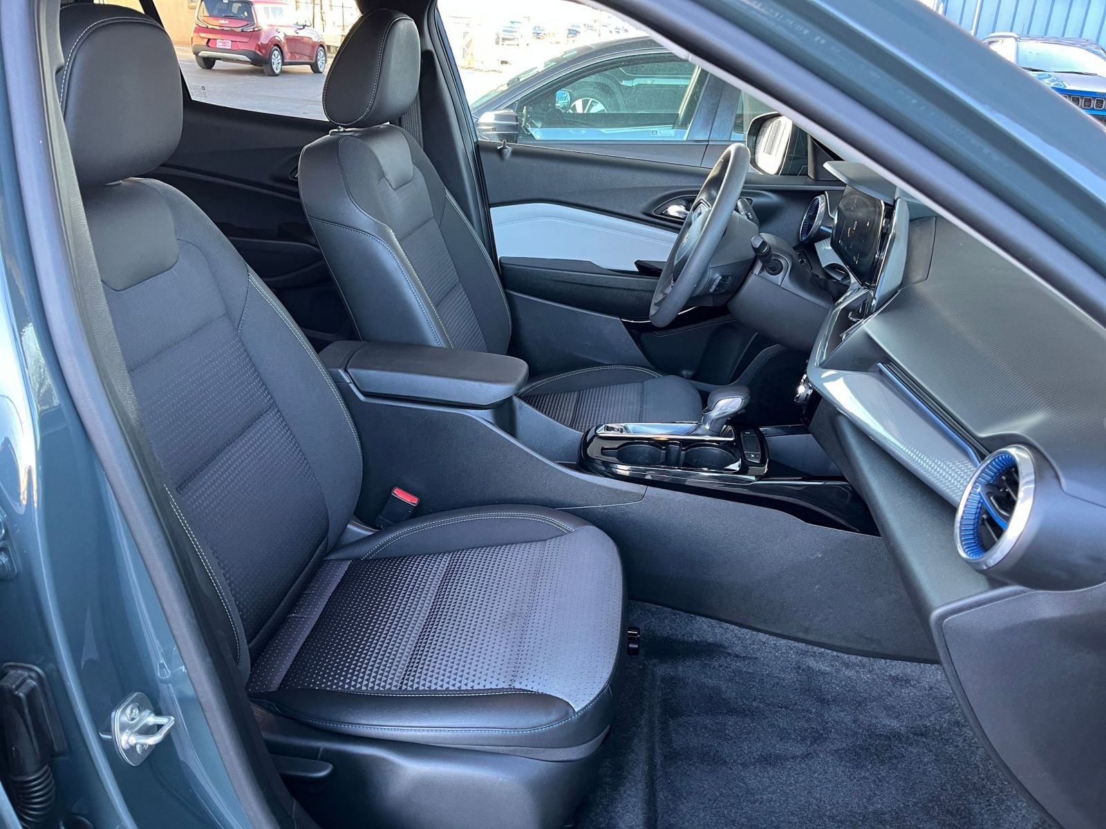 Thumbnail: 2025 Chevrolet Trax - 35