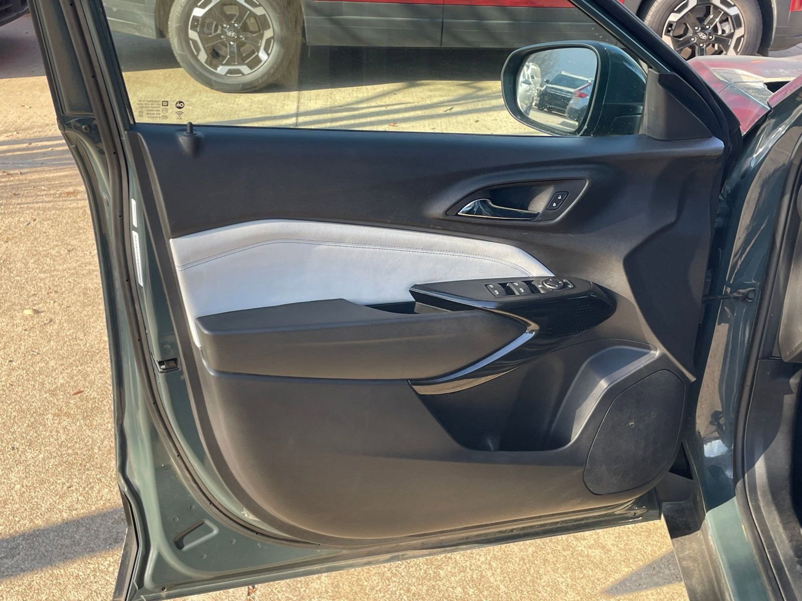 Thumbnail: 2025 Chevrolet Trax - 18