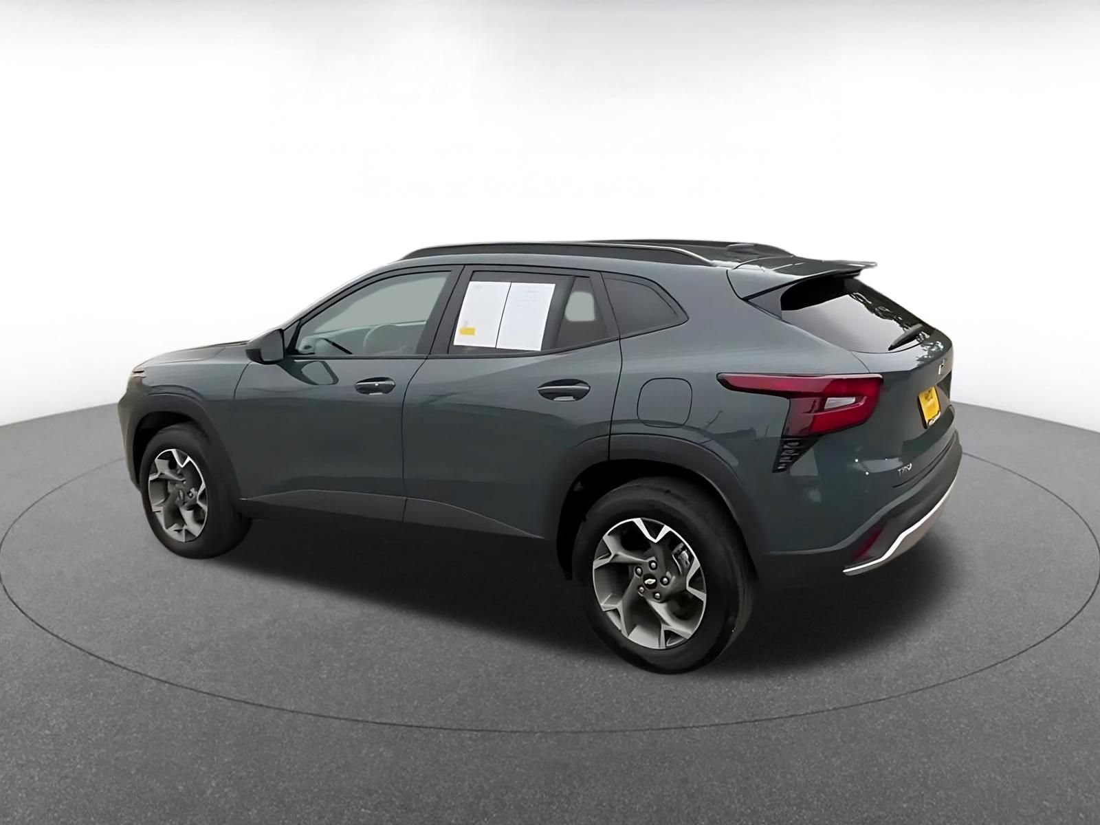 Thumbnail: 2025 Chevrolet Trax - 10