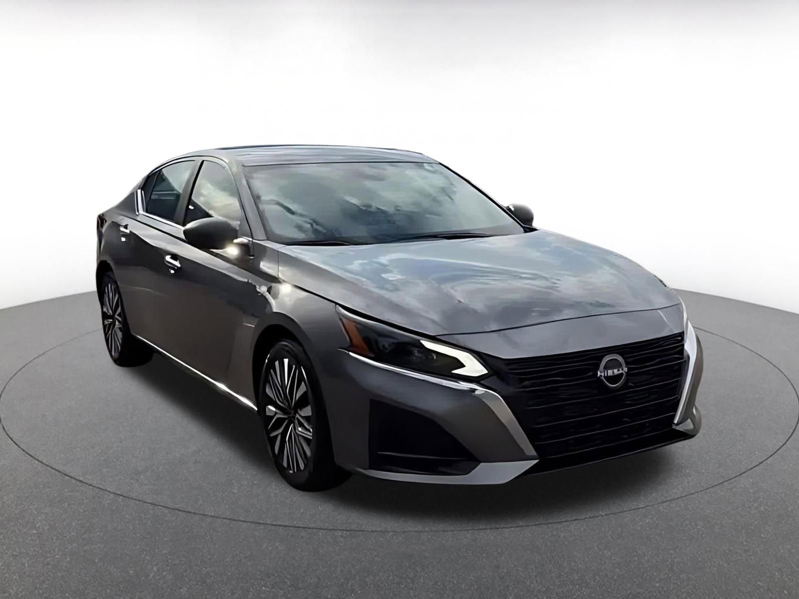 Thumbnail: 2025 Nissan Altima - 3
