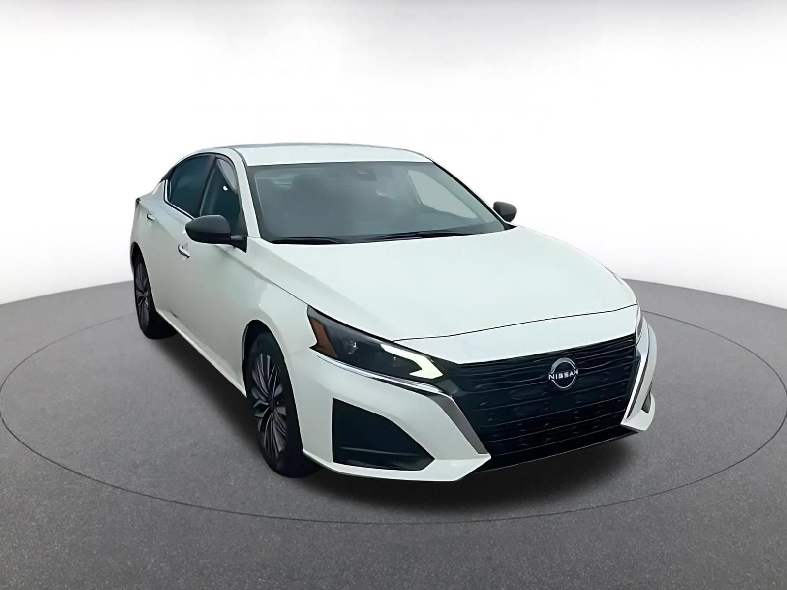 Thumbnail: 2025 Nissan Altima - 3