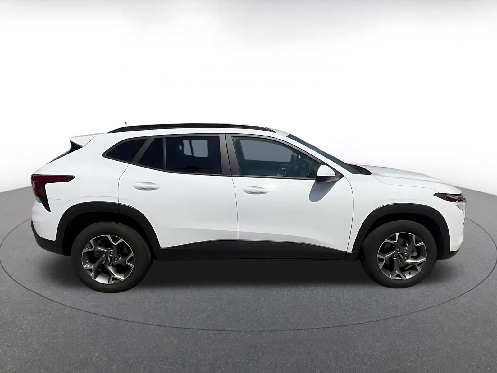 Thumbnail: 2025 Chevrolet Trax - 15