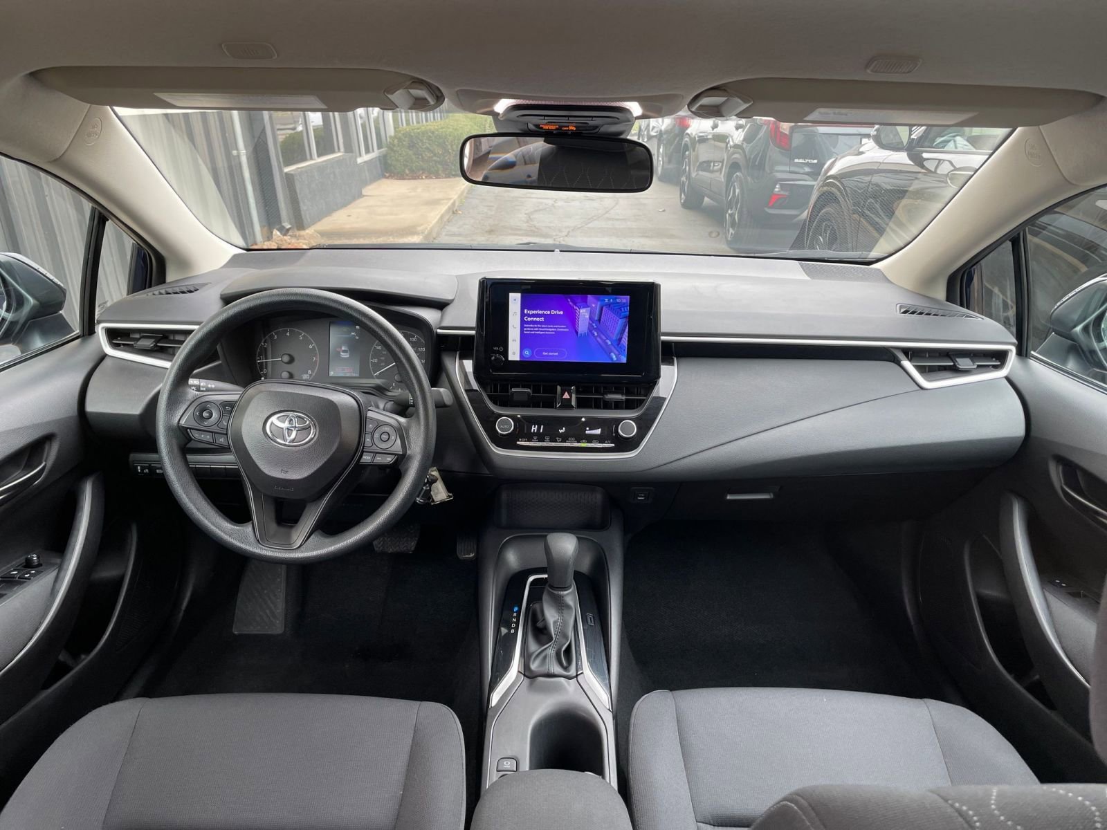 Thumbnail: 2025 Toyota Corolla - 32